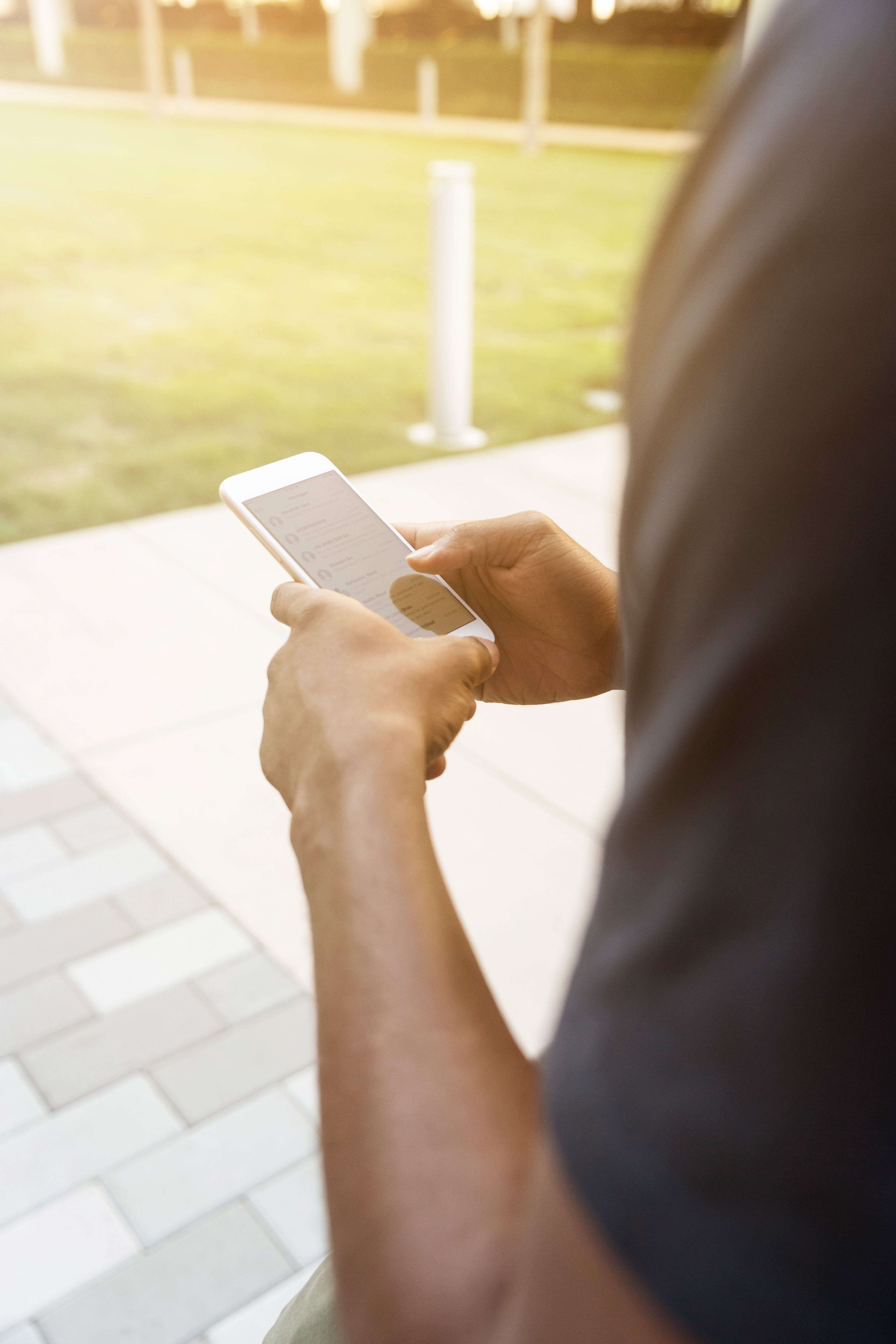 telephone, selective focus, phone, day, text messaging, connection, person, work, human hand, mobile phone, texting, real people, cell phone, business, Phone HD Wallpaper
