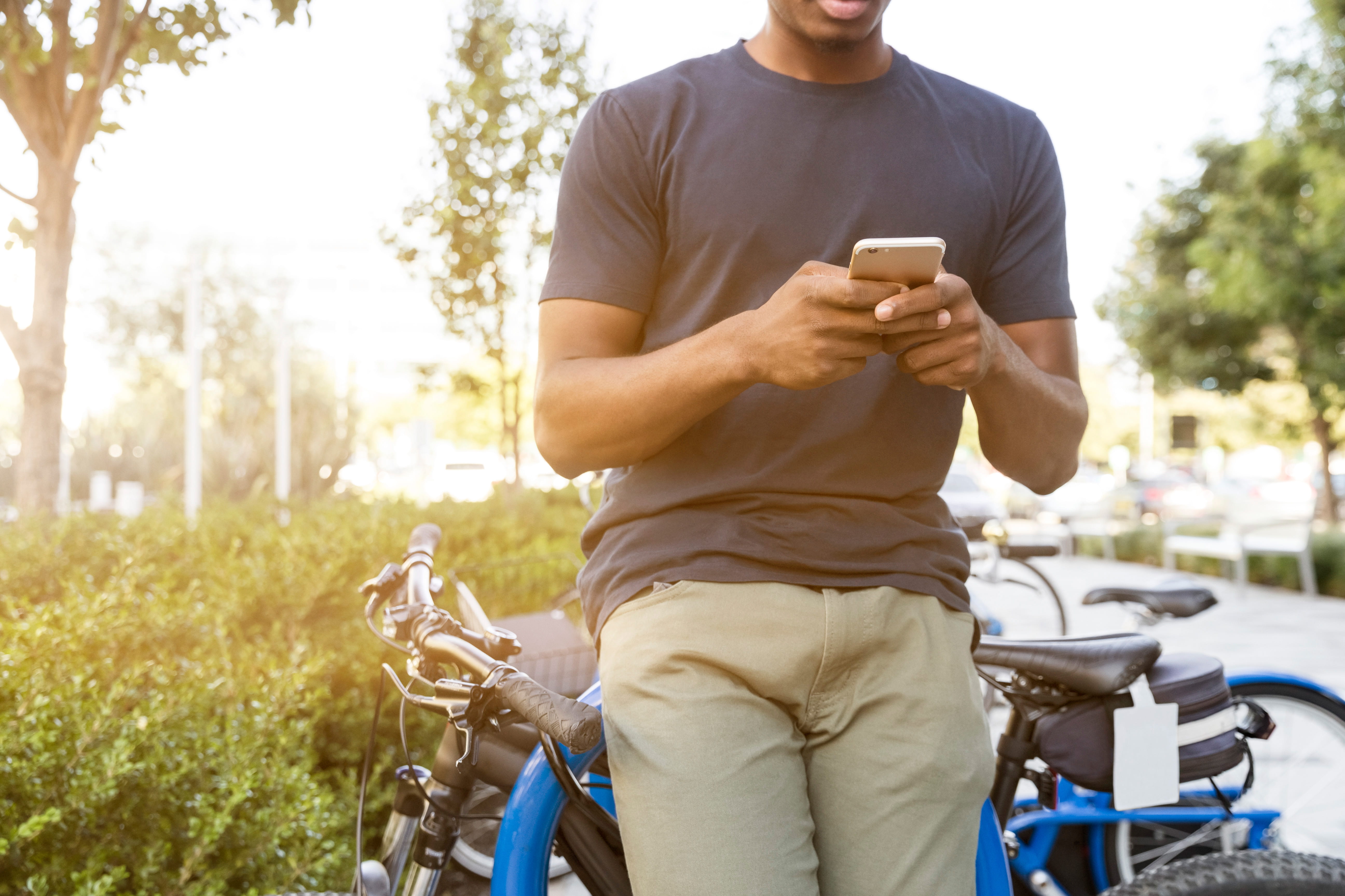 t, trees, riding, leaning, crew, communication, activity, work, connection, casual clothing, sunlight, modern, front view, three quarter length, lifestyles, HD Wallpaper