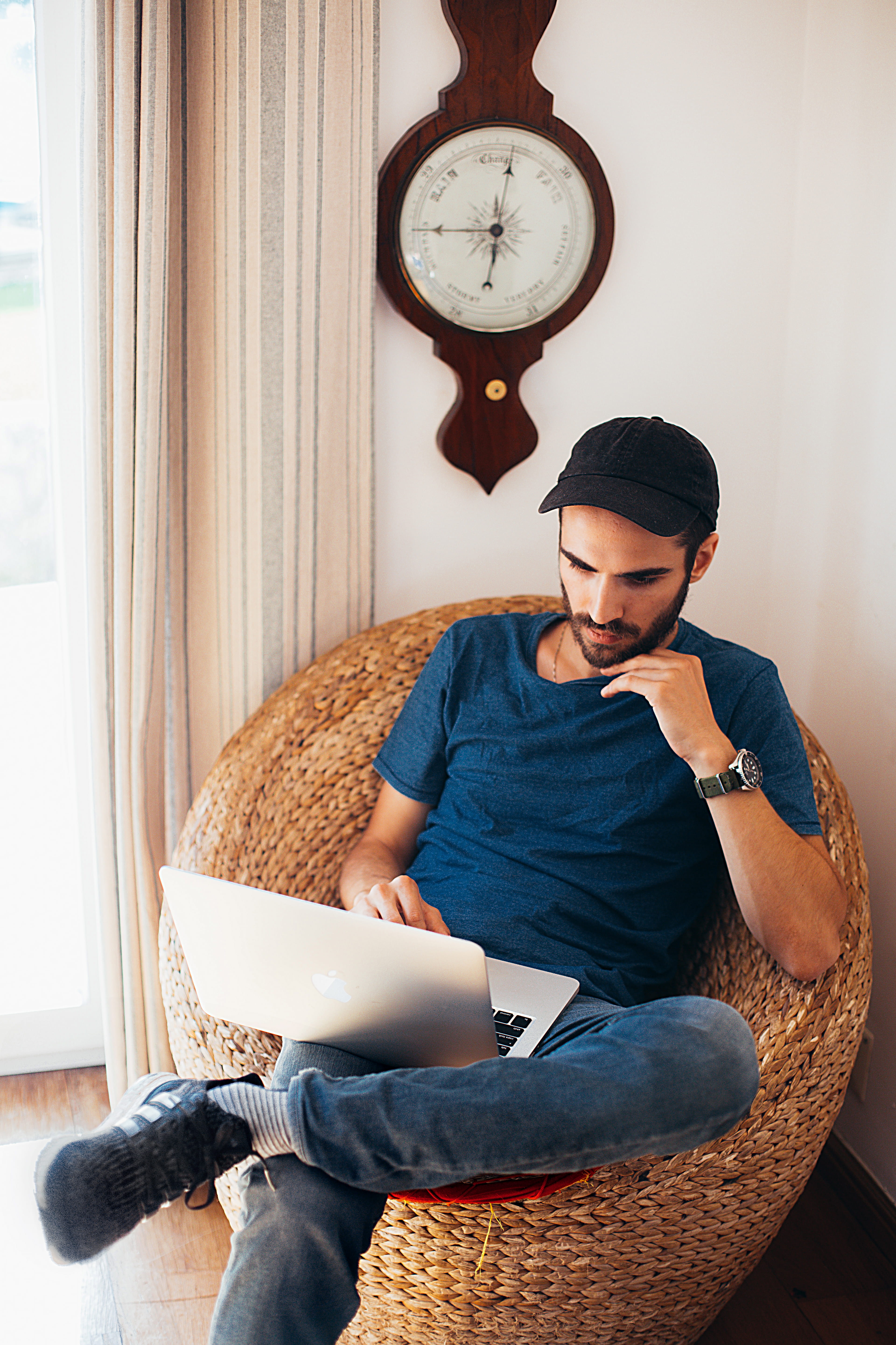 time, technology, leisure activity, man, men, chair, person, dawn, furniture, relaxation, blue, lifestyle, room, laptop, wireless technology, connection, Phone HD Wallpaper