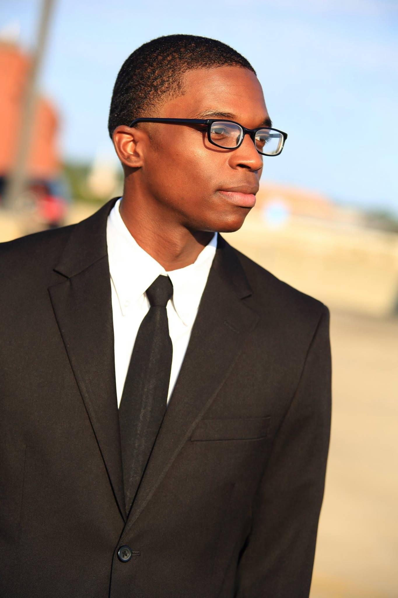 well-dressed, interview, young men, job, 1080P, portrait, contemplation, men, people, man, business, front view, looking, eyeglasses, corporate business, Phone HD Wallpaper