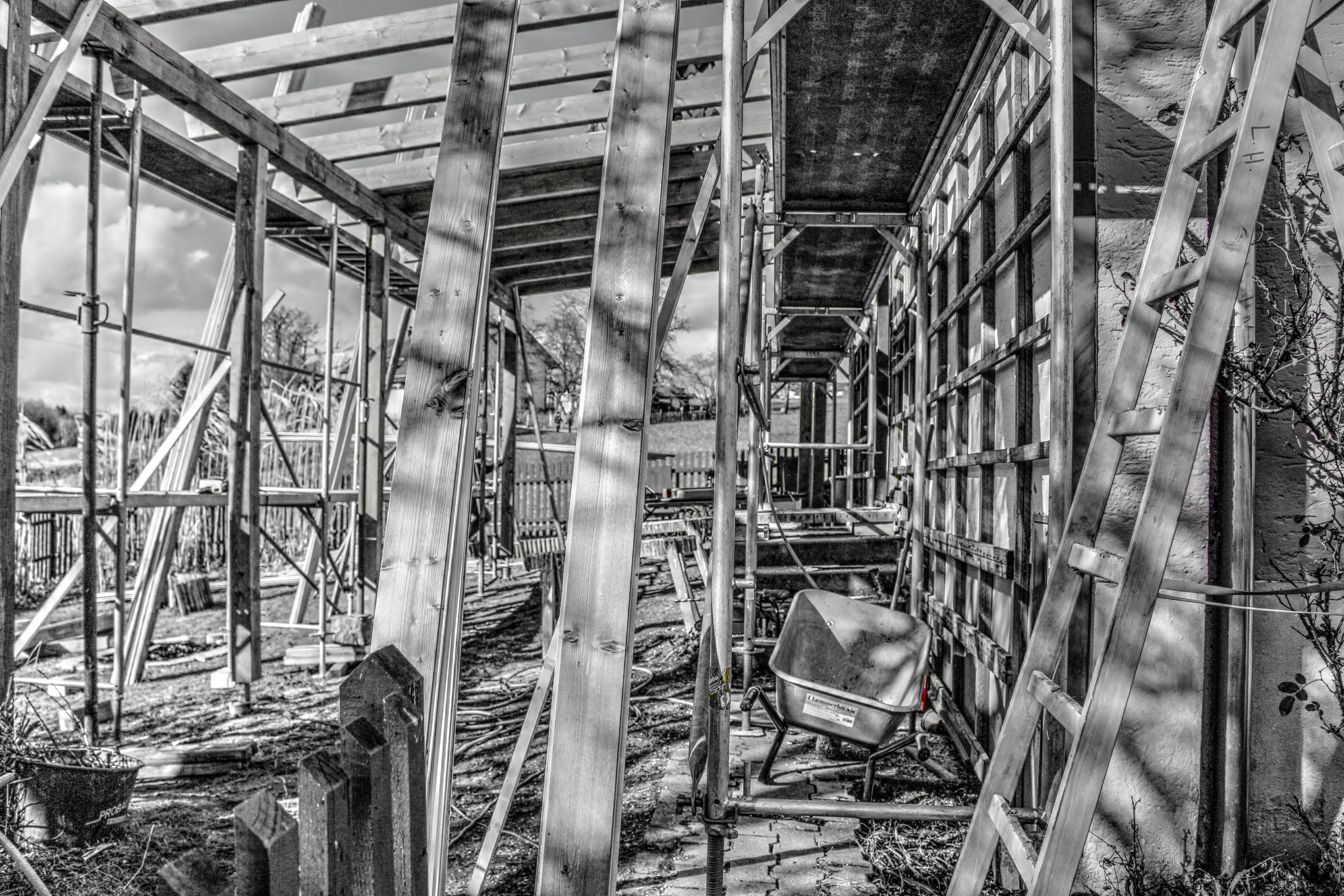 industry, built structure, incomplete, site, 5K, construction work, architecture, no people, damaged, run-down, day, outdoors, working scaffold, construction industry, HD Wallpaper