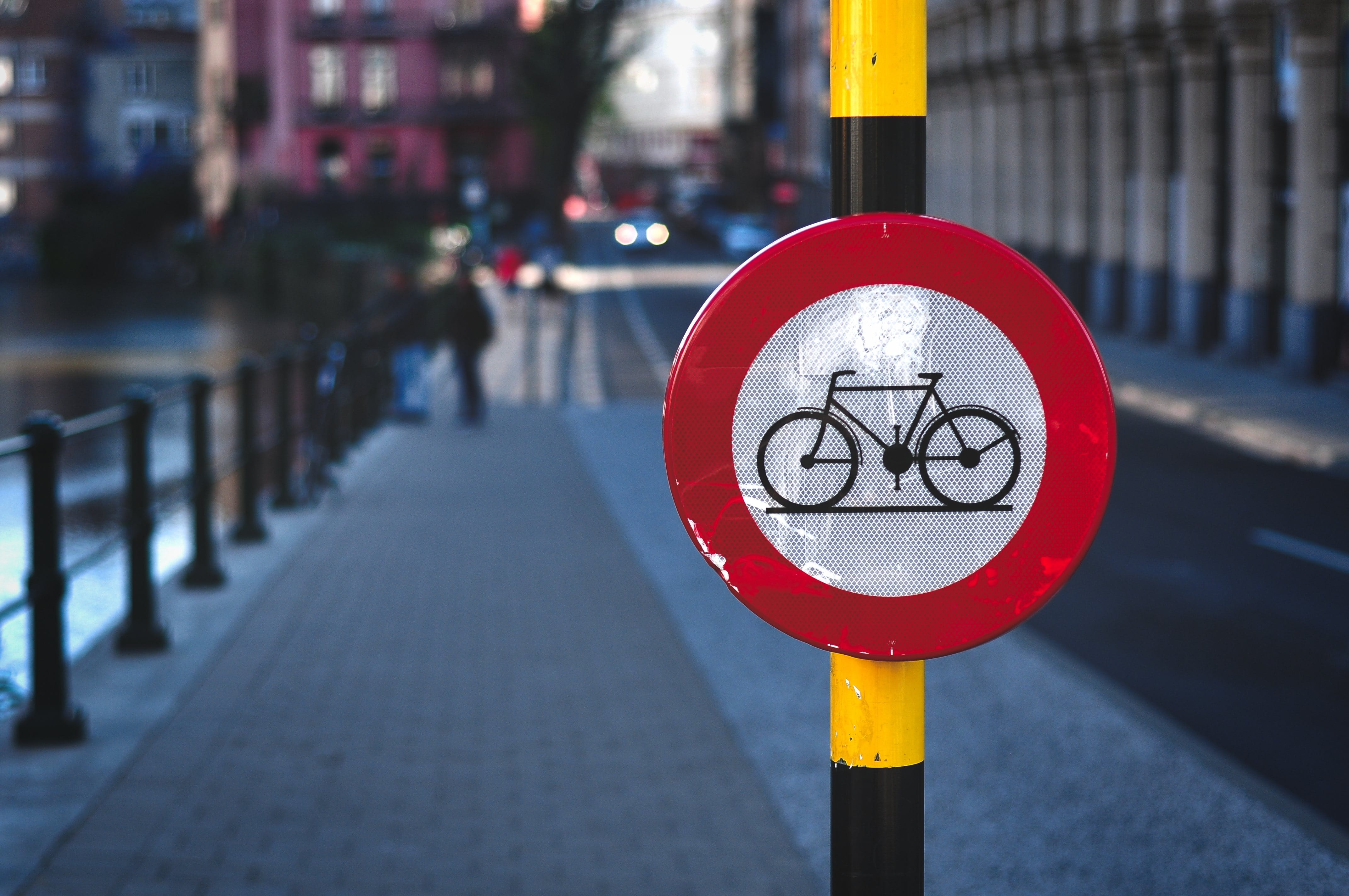 4K, shape, cyclists, road, road sign, circle, belgium, street, transportation, red, no people, permit, day, city, route, cycle, sign, cycling, built structure, HD Wallpaper