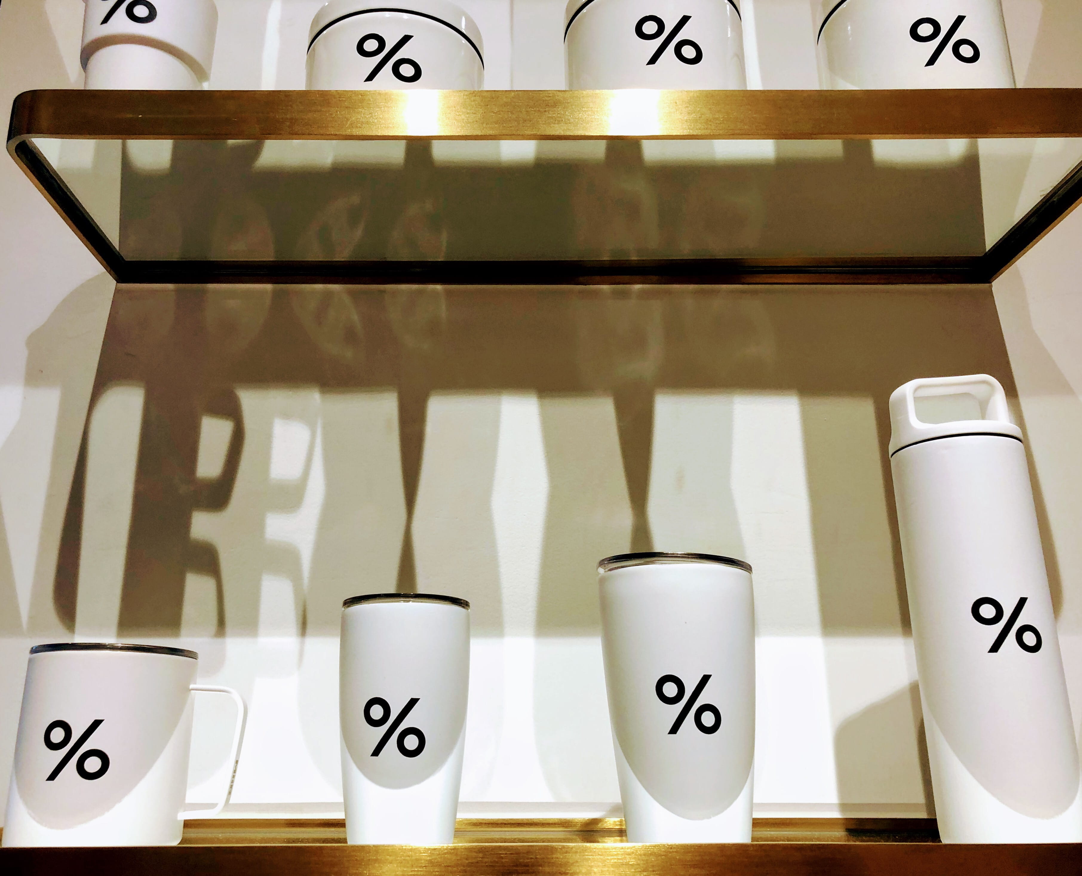 food and drink, number, shelf, lids, percent, shanghai, wood - material, %, communication, text, retail, cup, 2K, arrangement, side by side, no people, HD Wallpaper