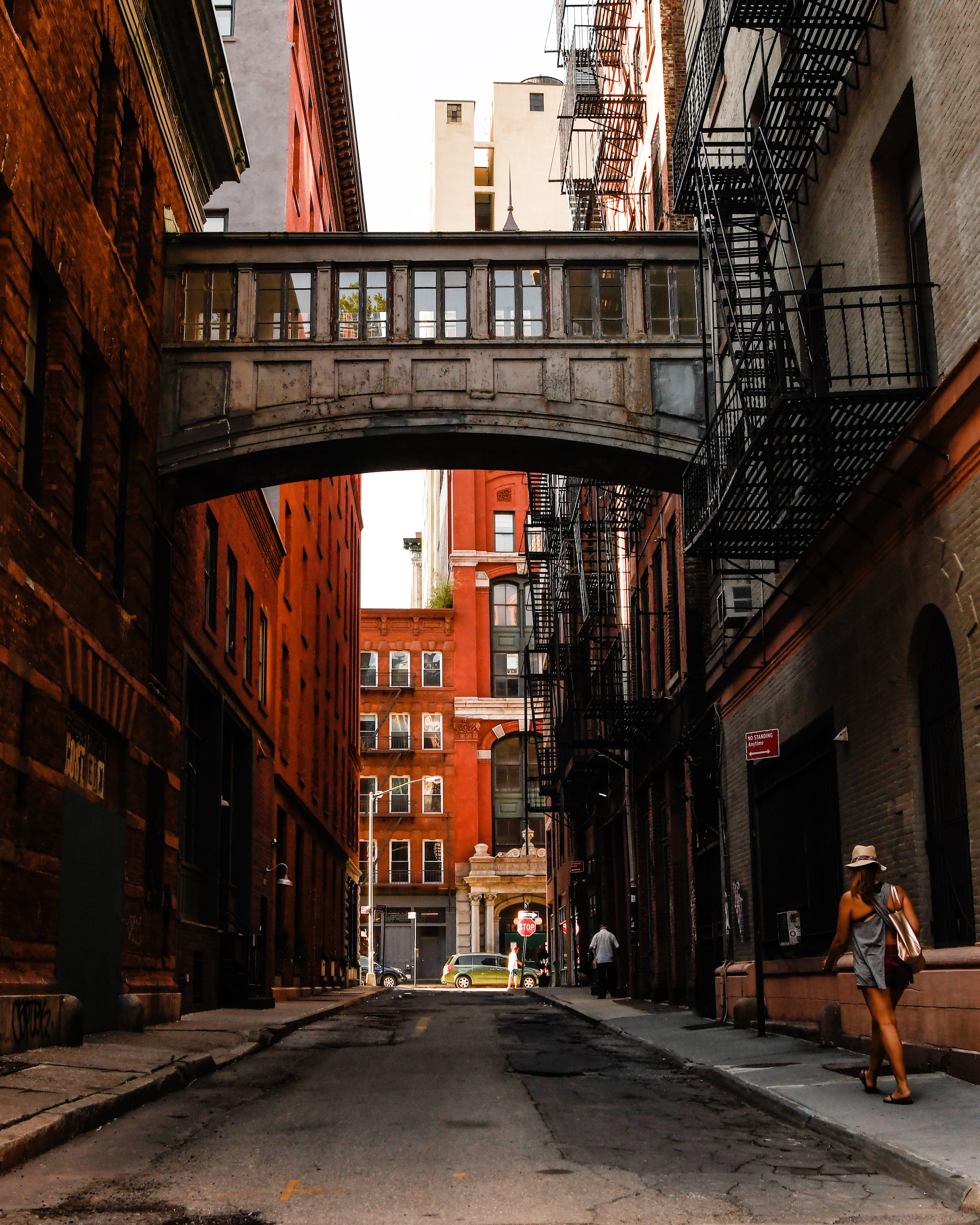 building, land vehicle, fire escape, the way forward, new york, road, incidental people, built structure, real people, united states, transportation, 4K, Phone HD Wallpaper