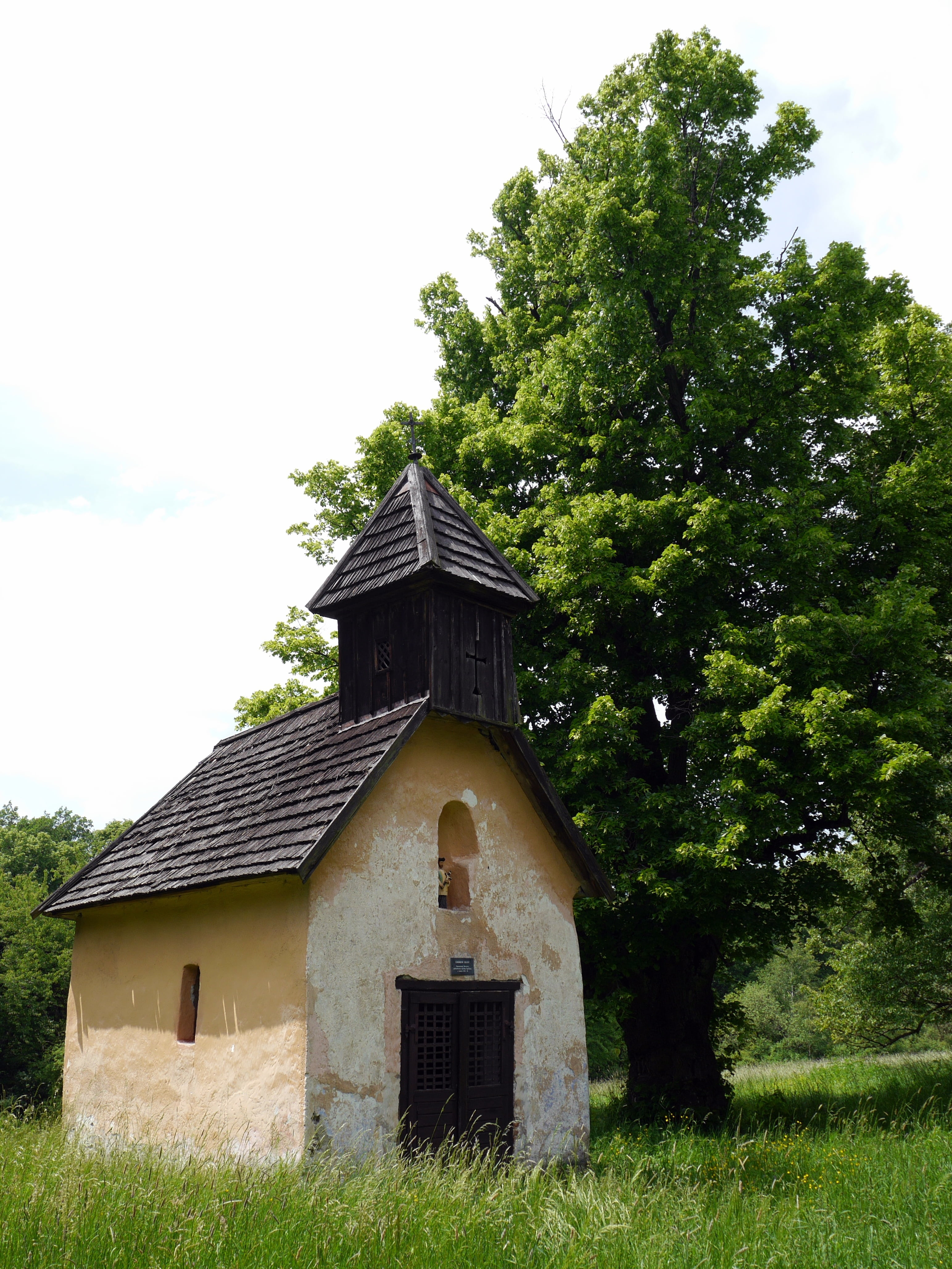 nature, green color, tree, sky, cloud - sky, day, building exterior, growth, outdoors, building, built structure, slovakia, tribeca, plant, chapel, place of worship, Phone HD Wallpaper
