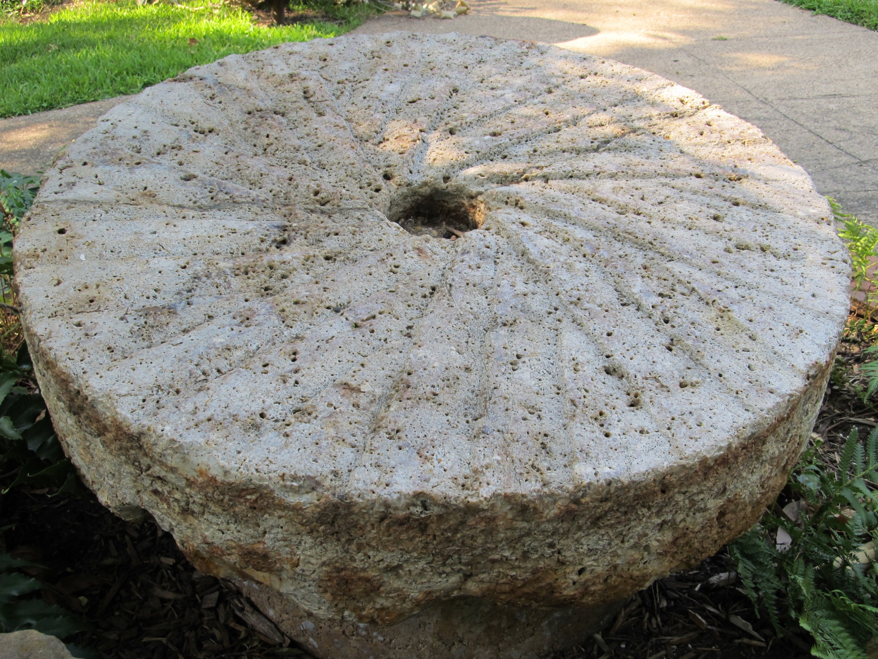 geometric shape, stone, pattern, grass, grain, nature, old, grind, 2K, circle, disc, no people, flour, plant, stone - object, close-up, historical, day, HD Wallpaper