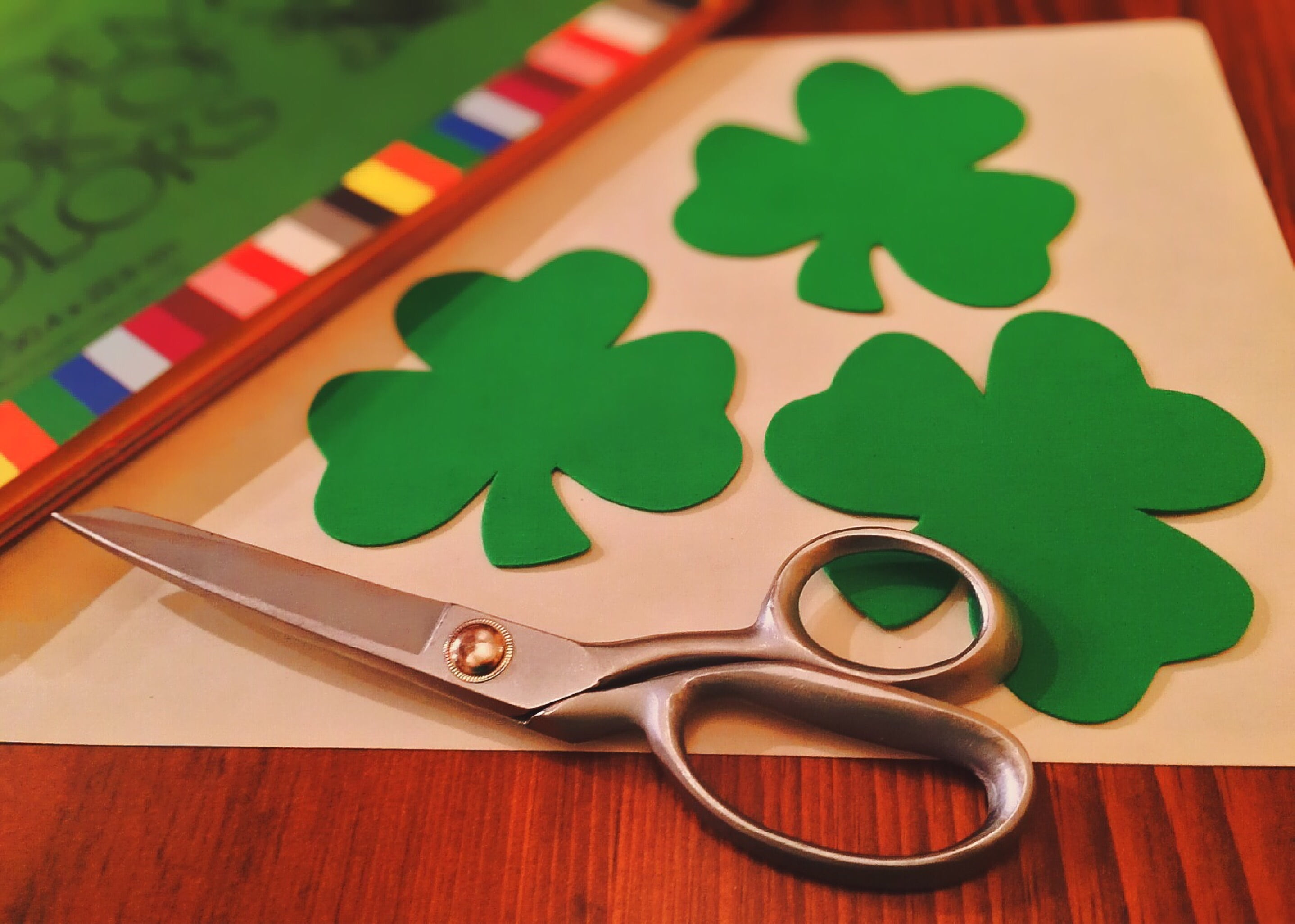st patricks day, connection, plastic, scissors, green, no people, multi colored, silver, indoors, still life, beside, creativity, close-up, clover, high angle view, HD Wallpaper
