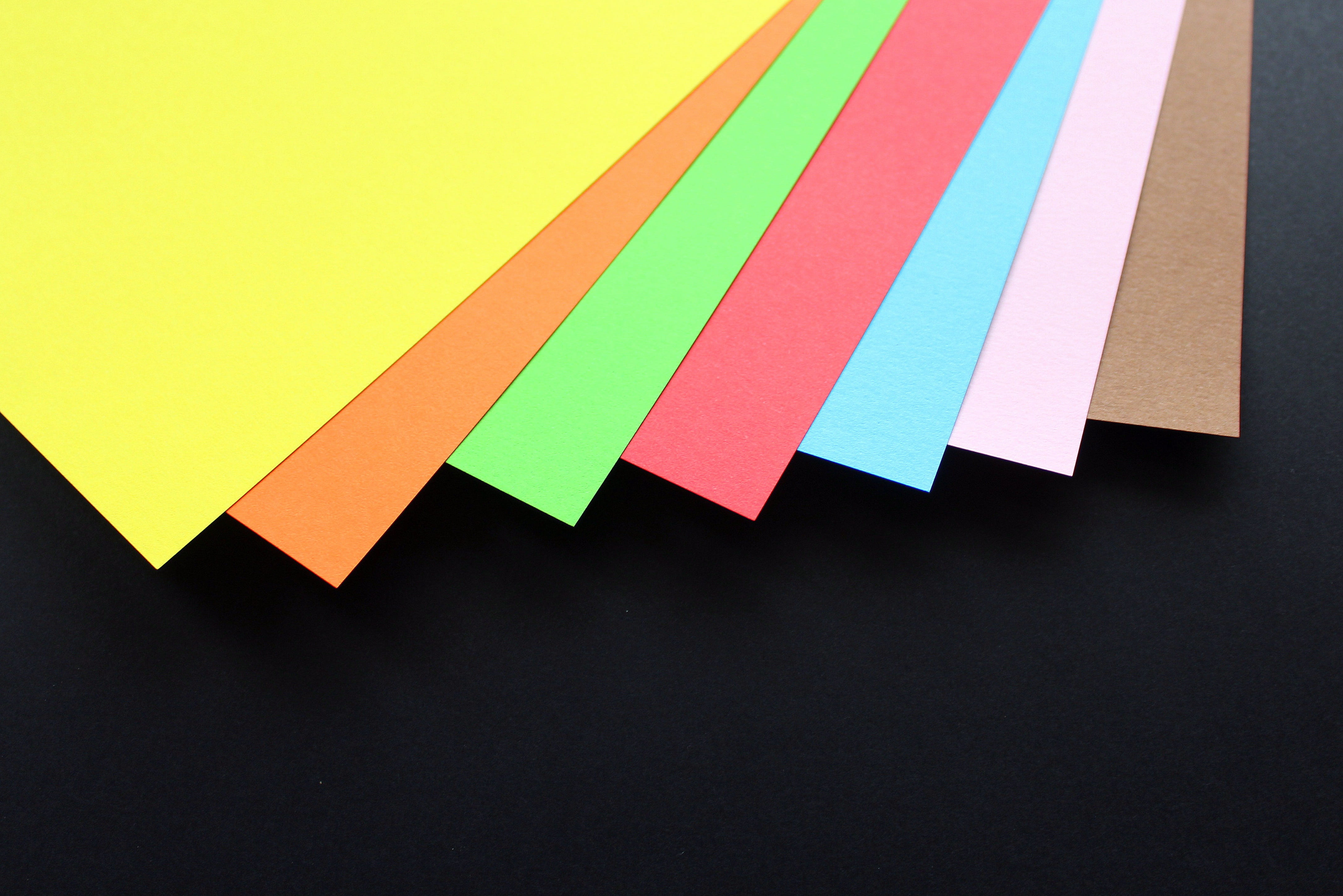 variation, close-up, copy space, office, no people, colored, multi colored, rainbow colors, large group of objects, black background, adhesive note, paper, HD Wallpaper
