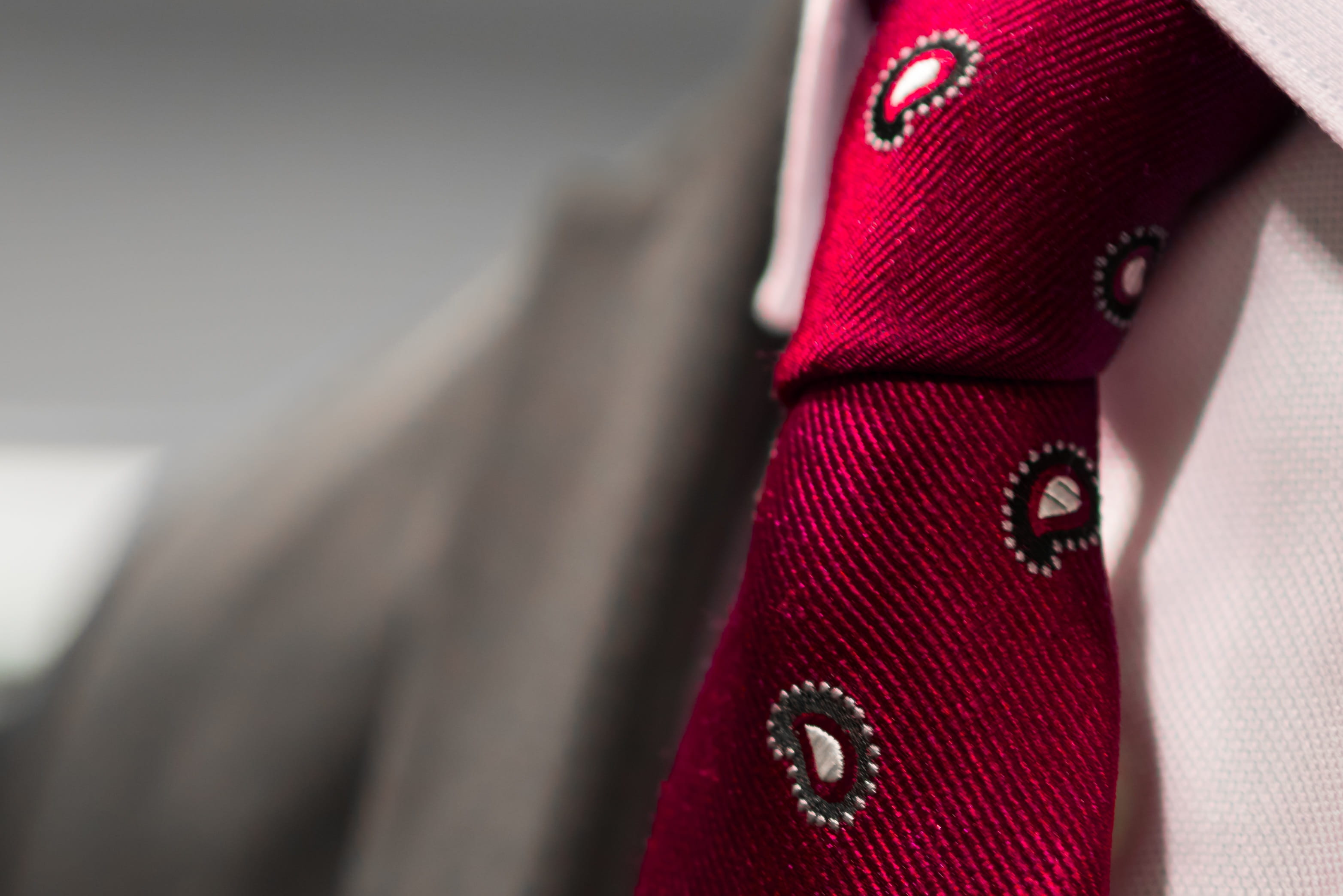 indoors, clothing, textile, tie, 2K, red, fashion, elegance, human body part, wearing, class, pink color, necktie, person, adult, luxury, paisley, people, HD Wallpaper