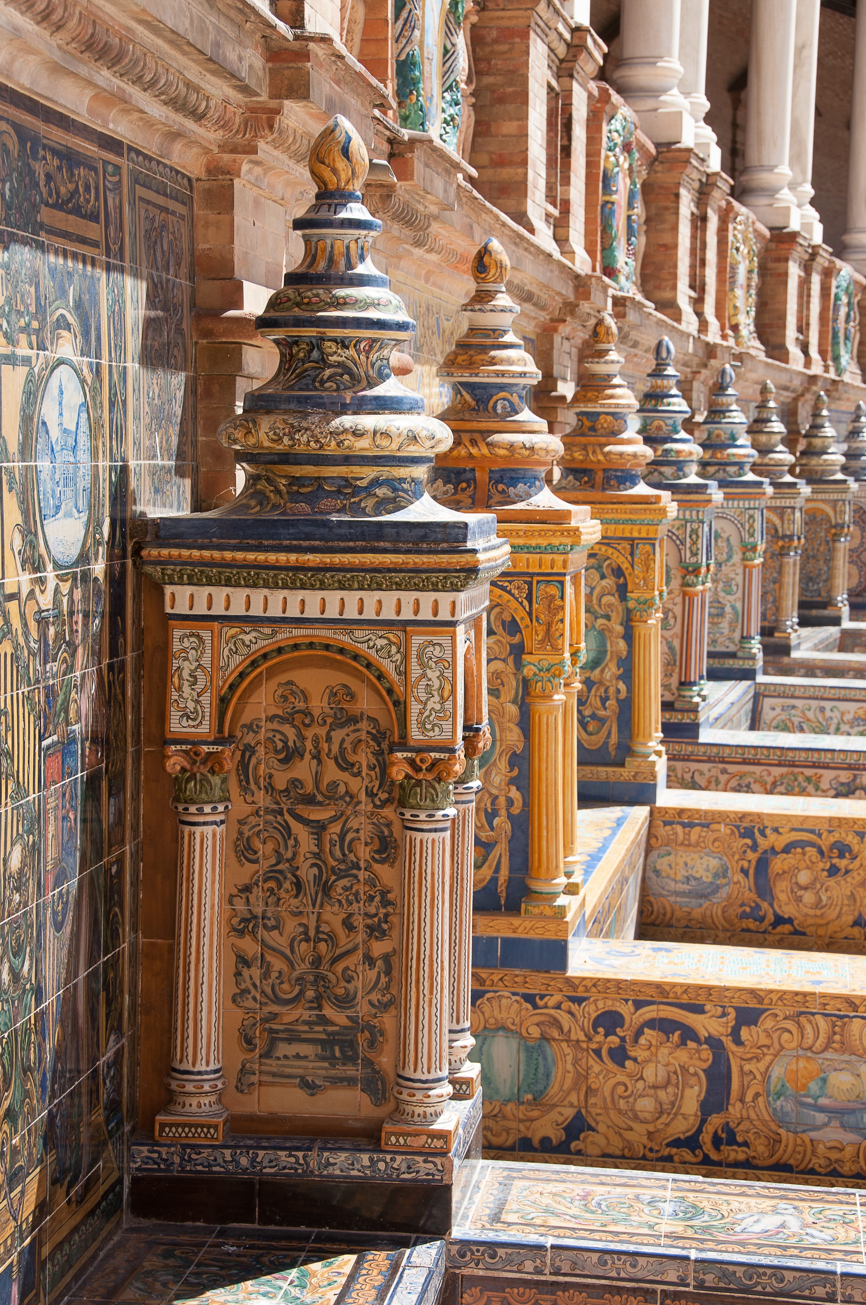 low angle view, 4K, travel destinations, instead of spain, day, built structure, building exterior, belief, history, the past, Seville, no people, architectural column, Phone HD Wallpaper