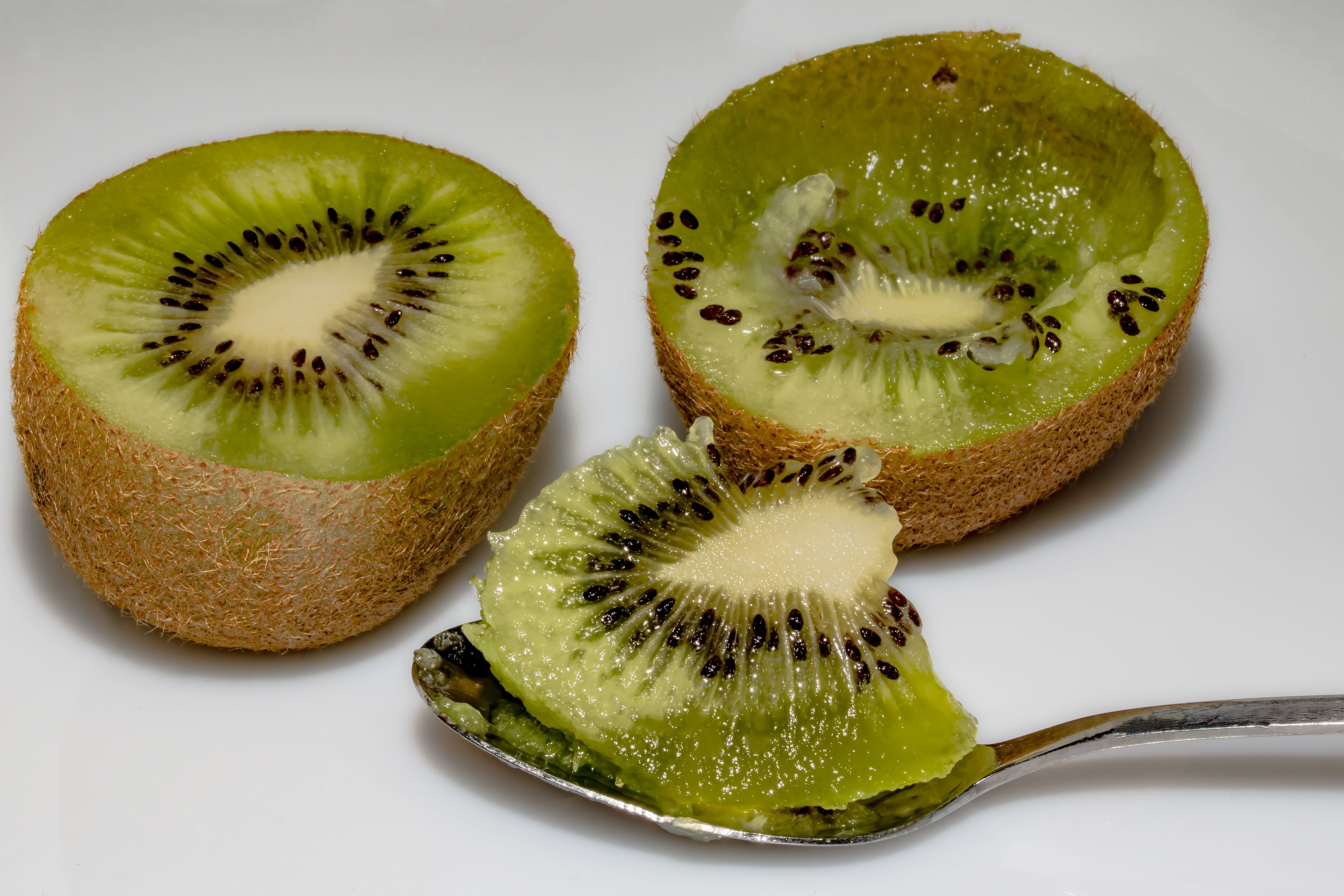 cross section, healthy, healthy eating, juicy, freshness, healthy lifestyle, indoors, kiwi fruit, frisch, fruit, cores, eat, chinese gooseberry, seed, 5K, HD Wallpaper