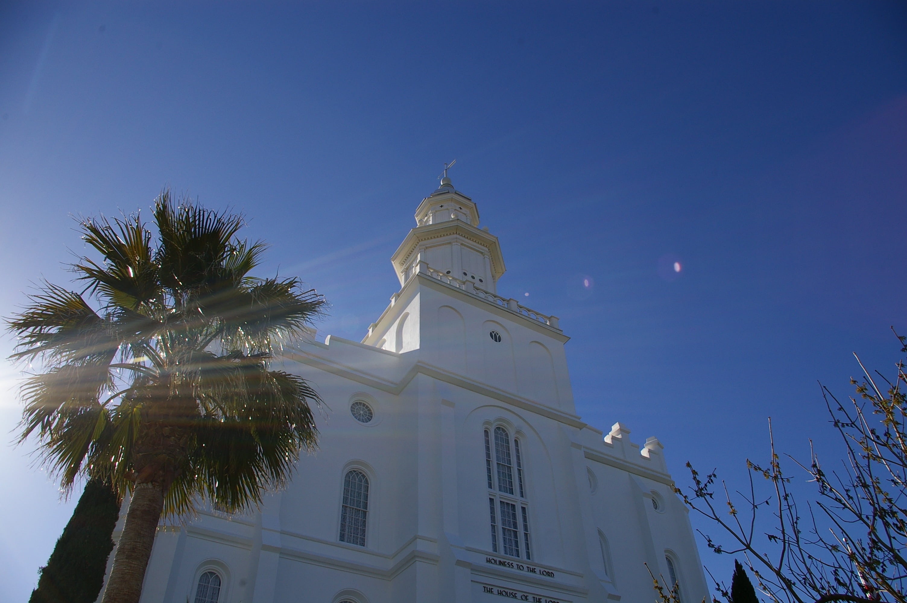 saints, religion, building exterior, building, 2K, temple, architecture, landmark, palm tree, built structure, nature, christianity, tower, spirituality, HD Wallpaper