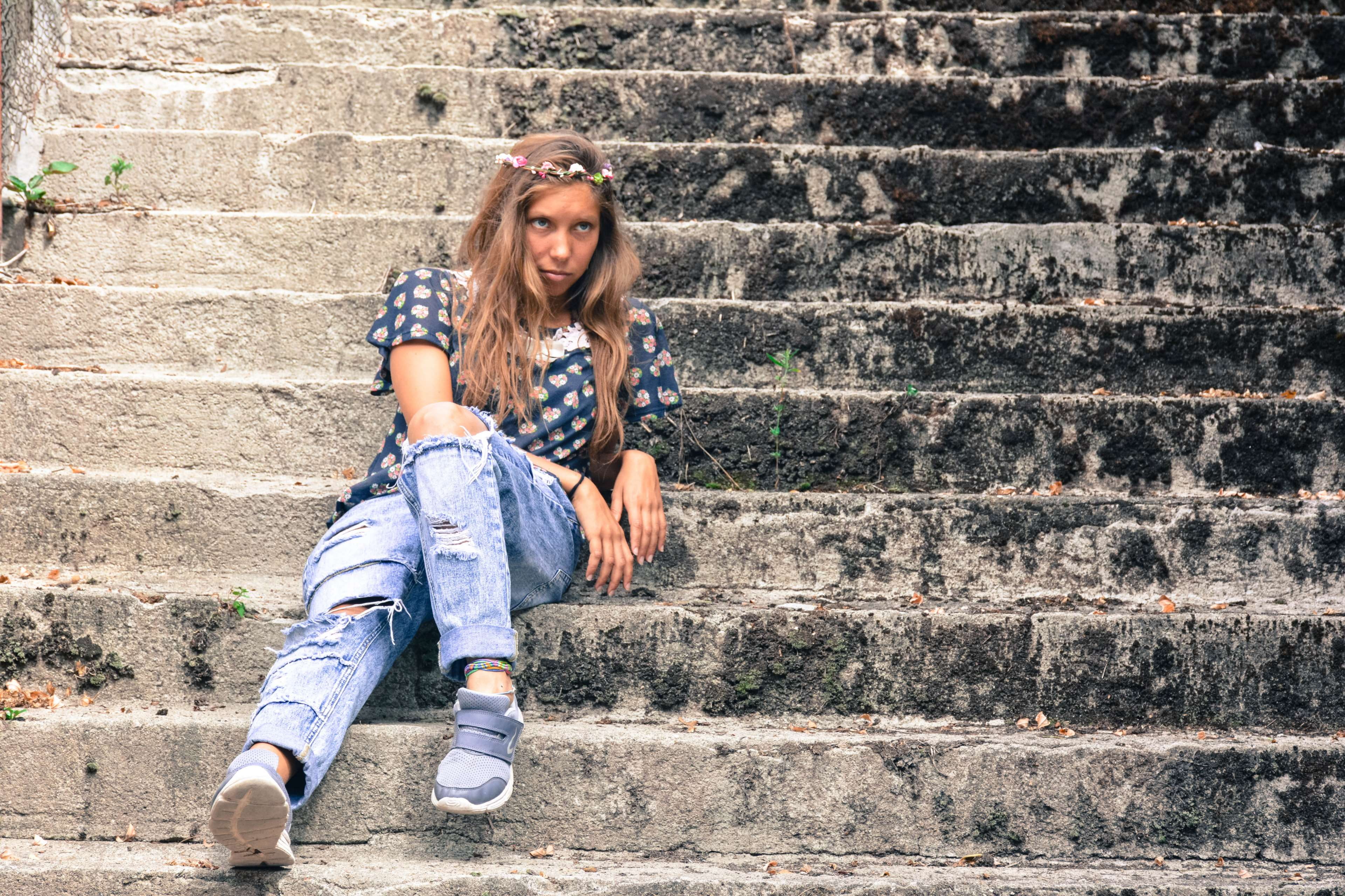 architecture, beautiful, blonde, staircase, downstairs, emotion, beautiful woman, looking at camera, steps and staircases, model, child, sitting, portrait, HD Wallpaper