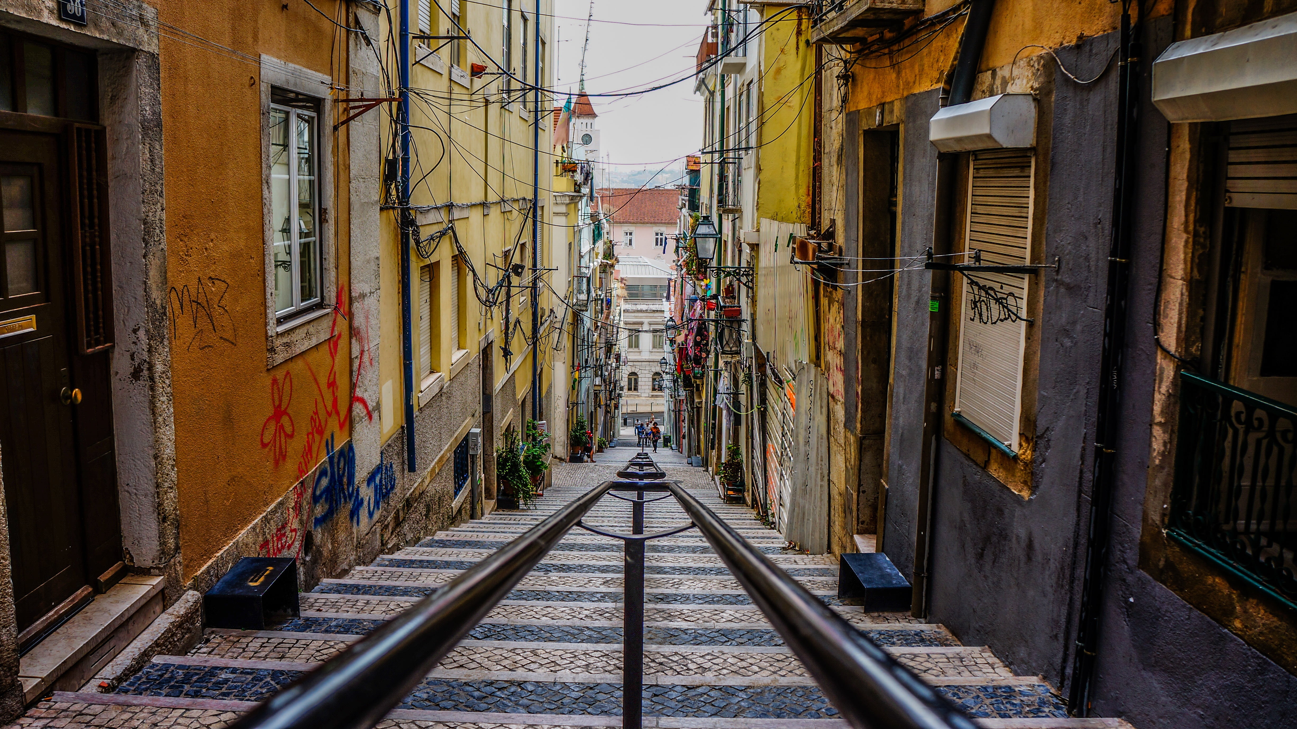 travel, city, stairway, day, direction, transportation, houses, narrow, built structure, footpath, facades, house, buildings, banister, residential district, HD Wallpaper