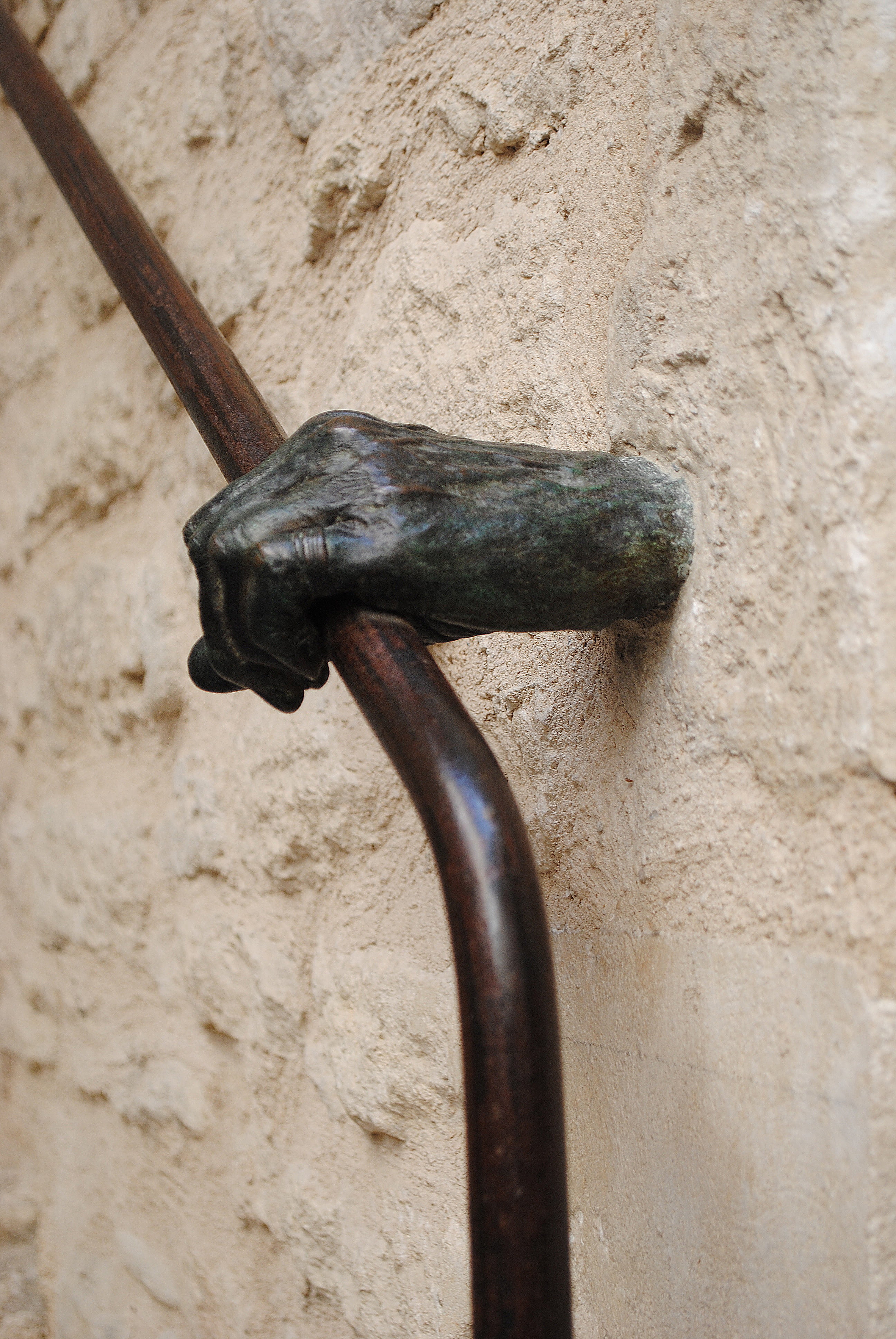 day, security, hand, old, connection, wall - building feature, no people, weathered, wall, art, faucet, safety, iron - metal, handrail, 4K, metal, hook, Phone HD Wallpaper