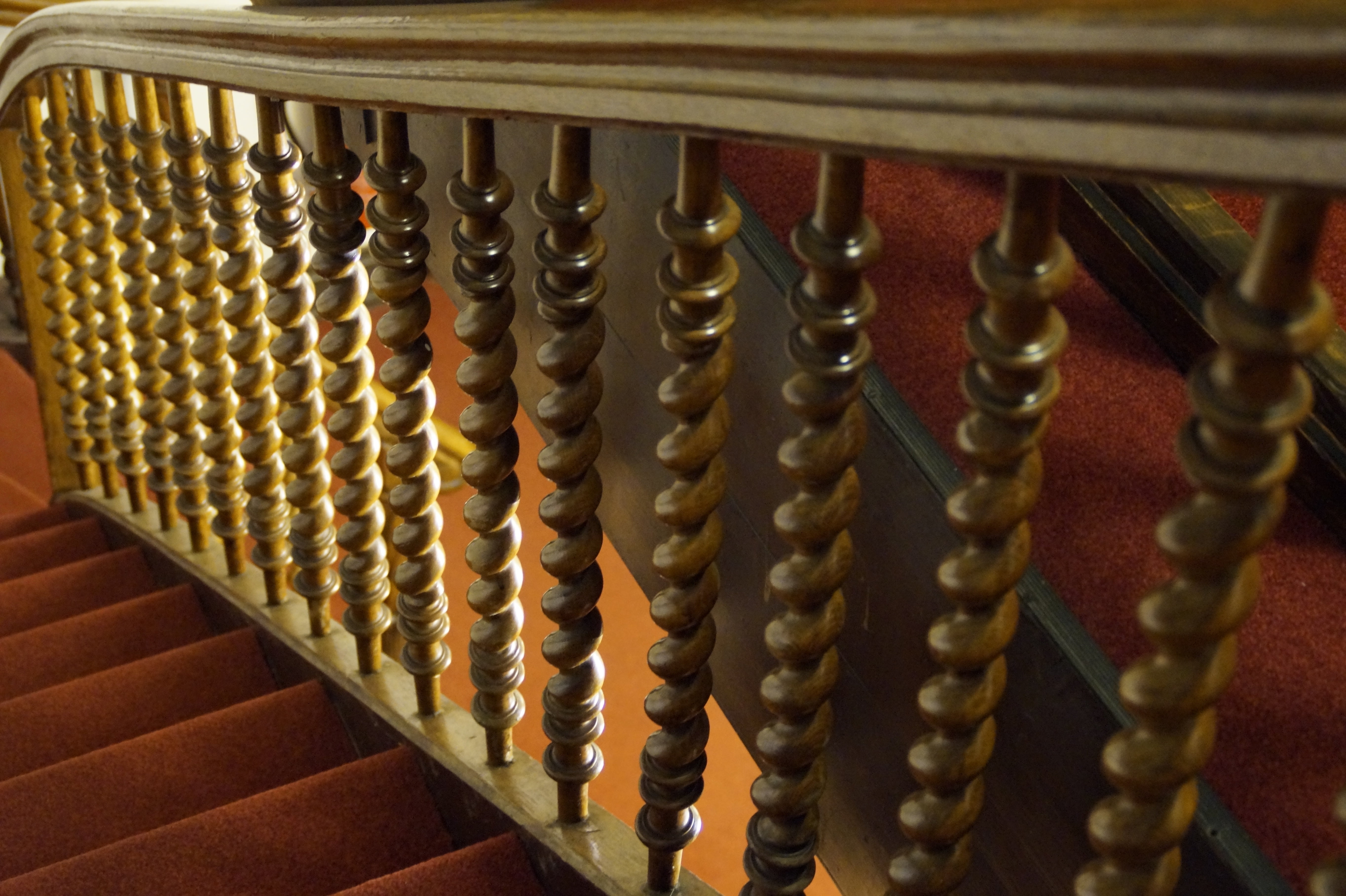 pattern, treppengeländer, indoors, ornate, repetition, belief, railing, architecture, stairs, luxury, staircase, wood - material, gold, no people, turned, HD Wallpaper