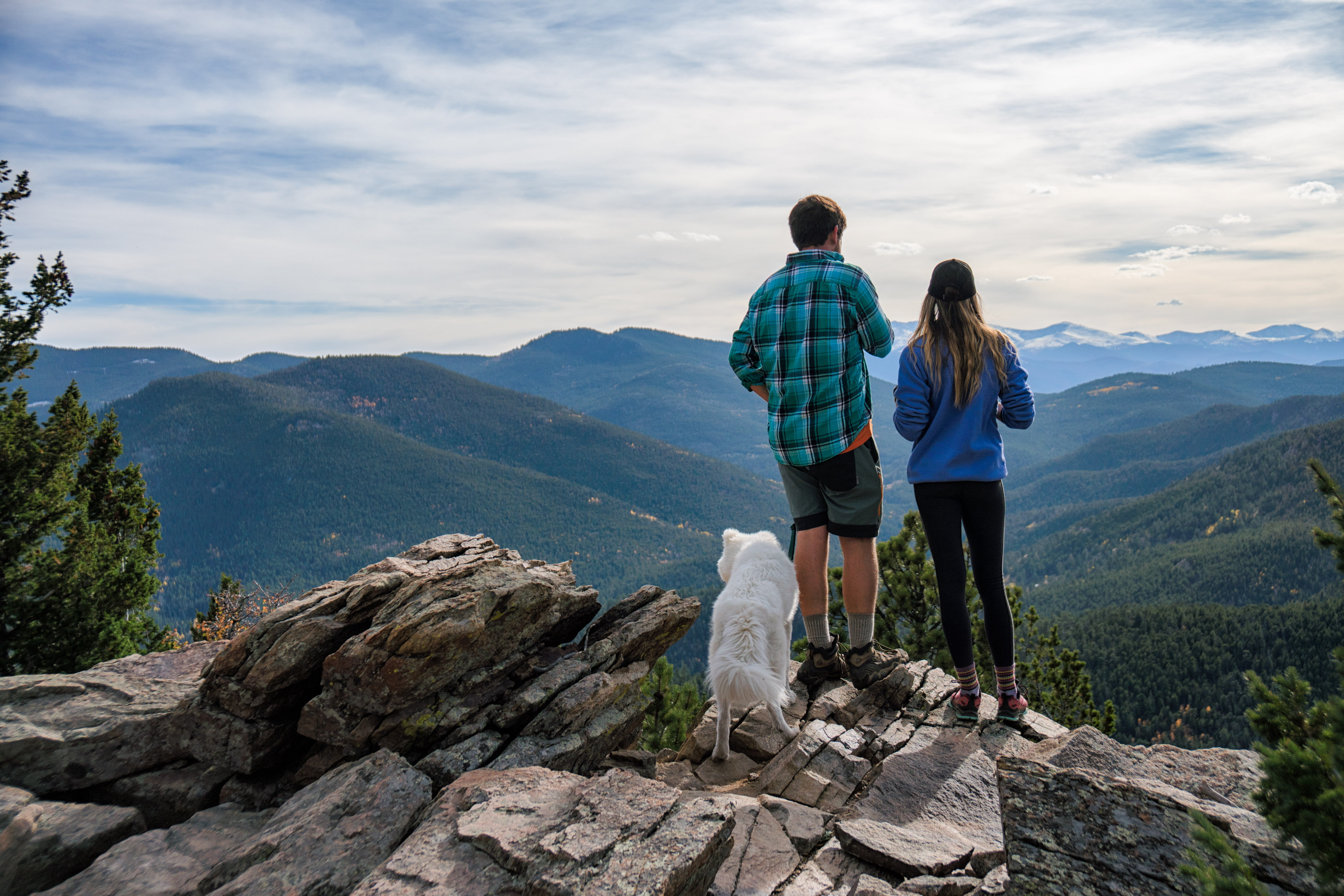 men, pet, rock - object, recreation, beauty in nature, women, nature, adventure, rocky, outdoors, non-urban scene, high, lifestyles, real people, rear view, HD Wallpaper