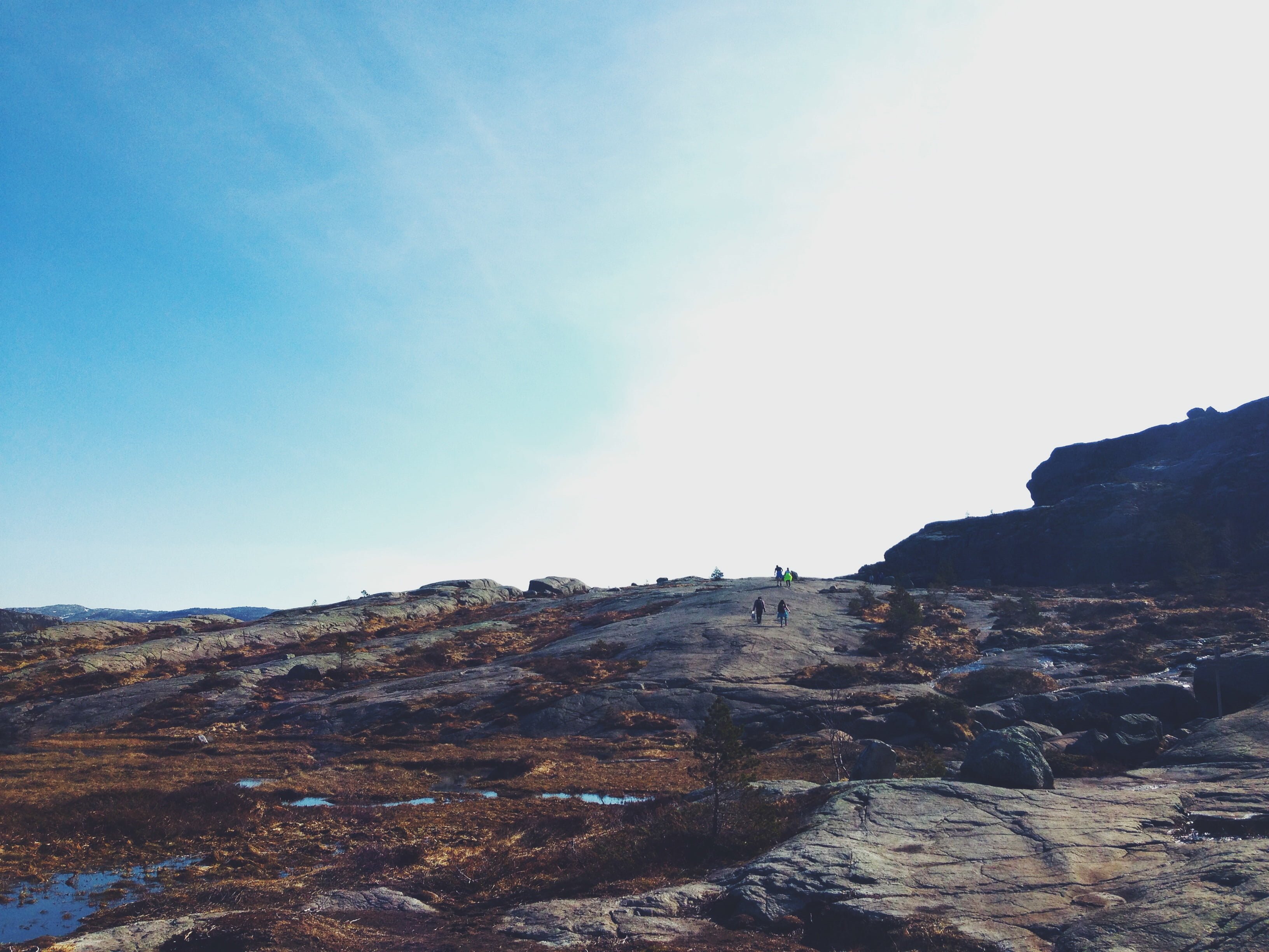 travel, famous Place, environment, sea, mountain, copy space, people, sunset, solid, hill, climbers, coastline, rock, tranquility, rock formation, beauty in nature, HD Wallpaper