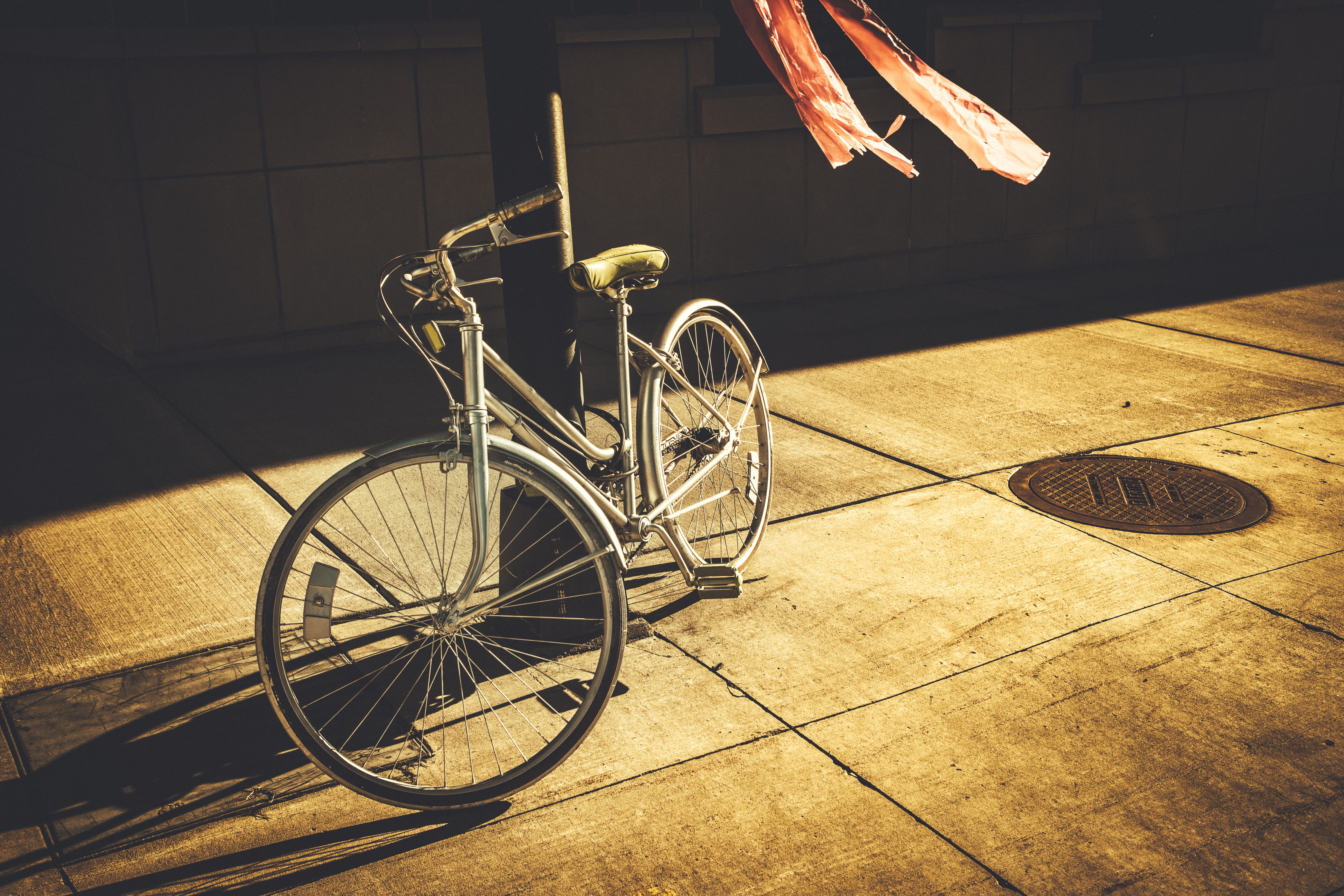 vignette, transit, gray, spoke, wall - building feature, city, cement, no people, desktop, street, shadow, ride, sidewalk, bike, architecture, HD Wallpaper