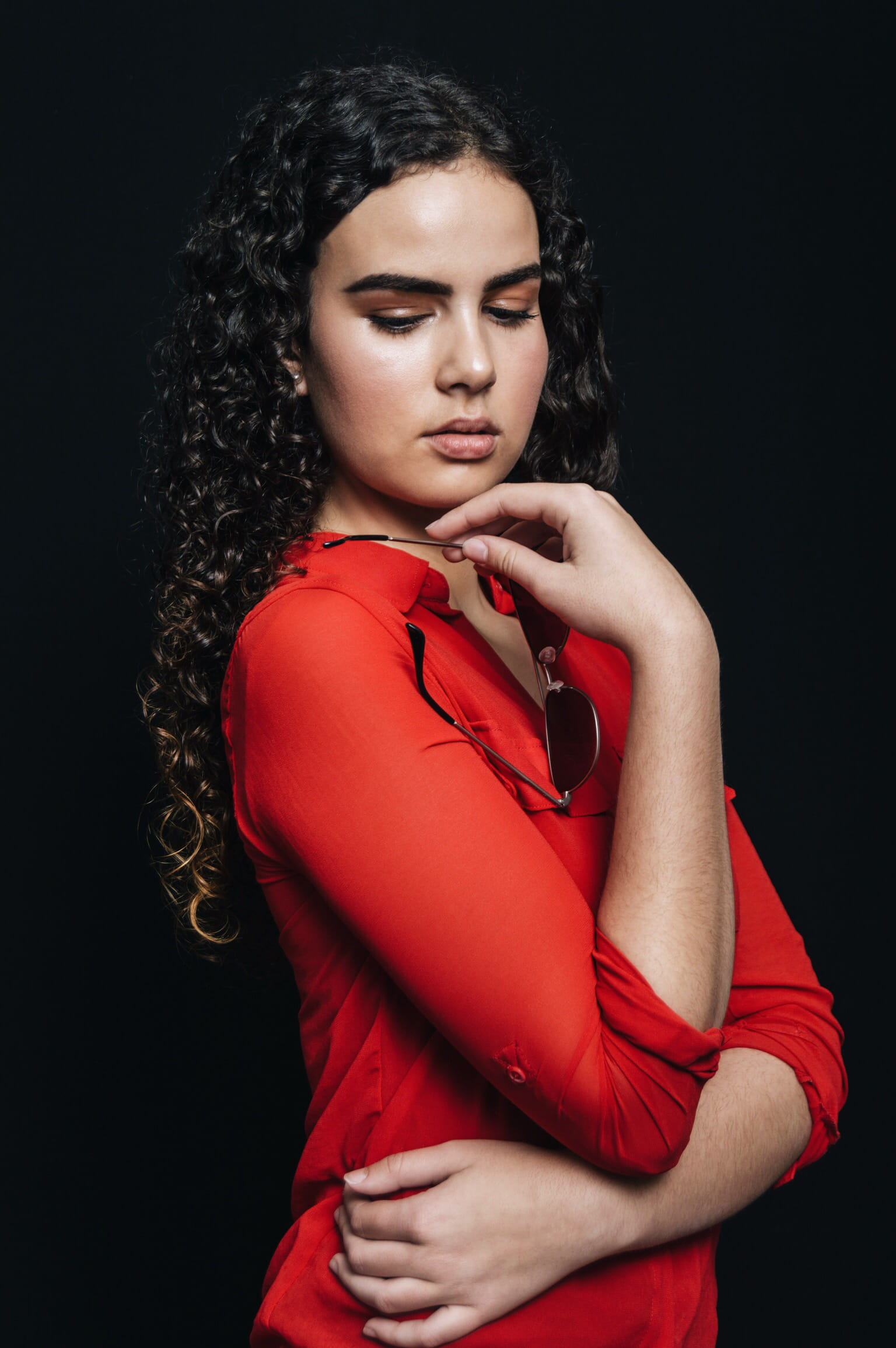 lifestyles, beauty, 1080P, dress, female, black, indoors, top, girl, look, studio, red, style, young women, one person, han, clothing, fuengirola, long hair, Phone HD Wallpaper