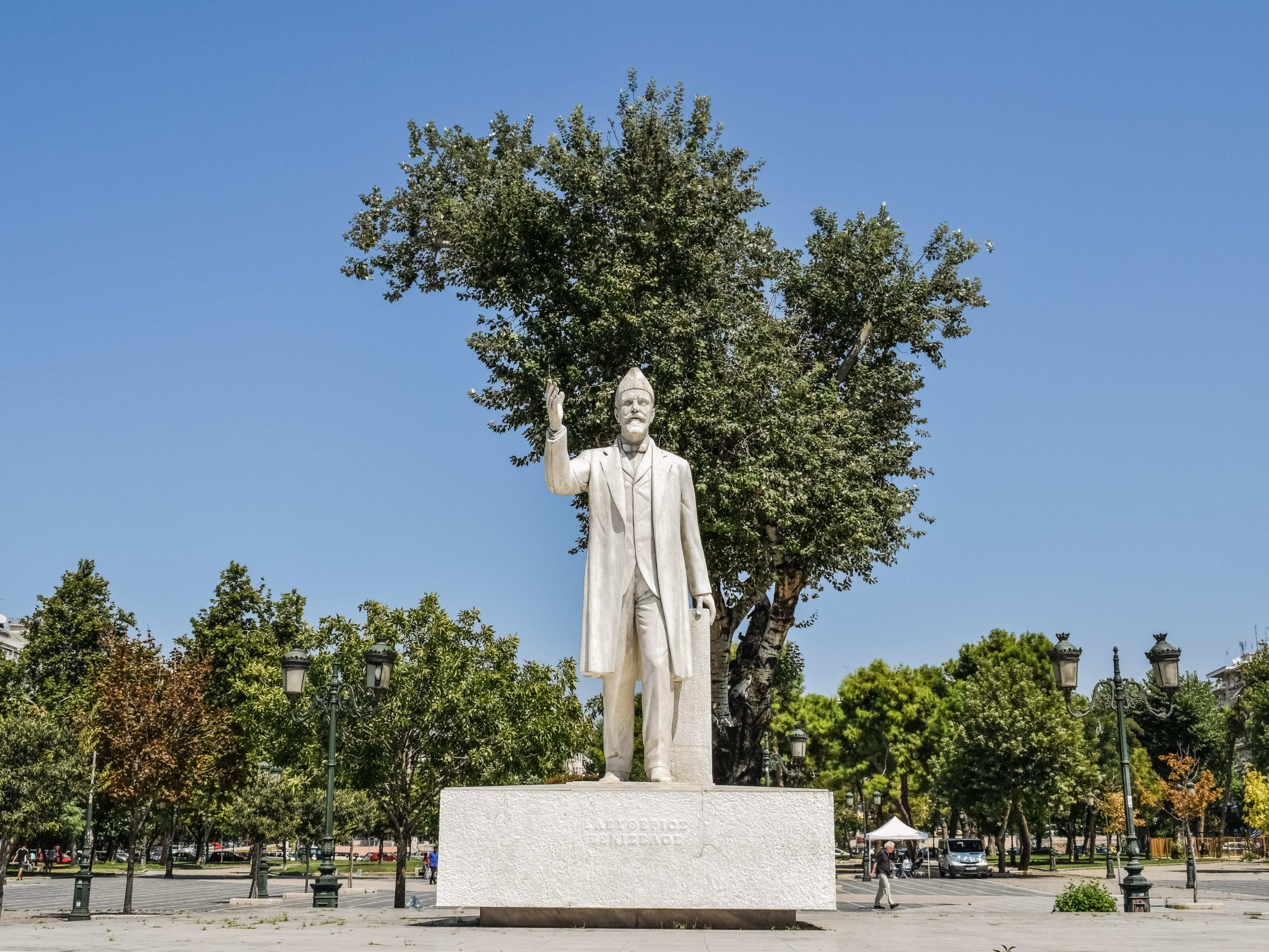 politician, sculpture, representation, creativity, blue, outdoors, clear sky, art and craft, incidental people, monument, statue, day, sky, plant, memorial, HD Wallpaper