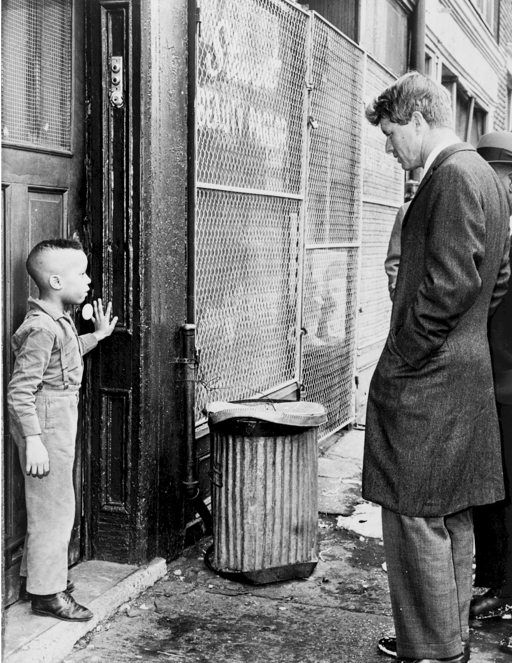 senior adult, monochrome, two people, grandfather, senator, innocence, males, black and white, girls, talking, 2K, robert kennedy, real people, men, leader, Phone HD Wallpaper