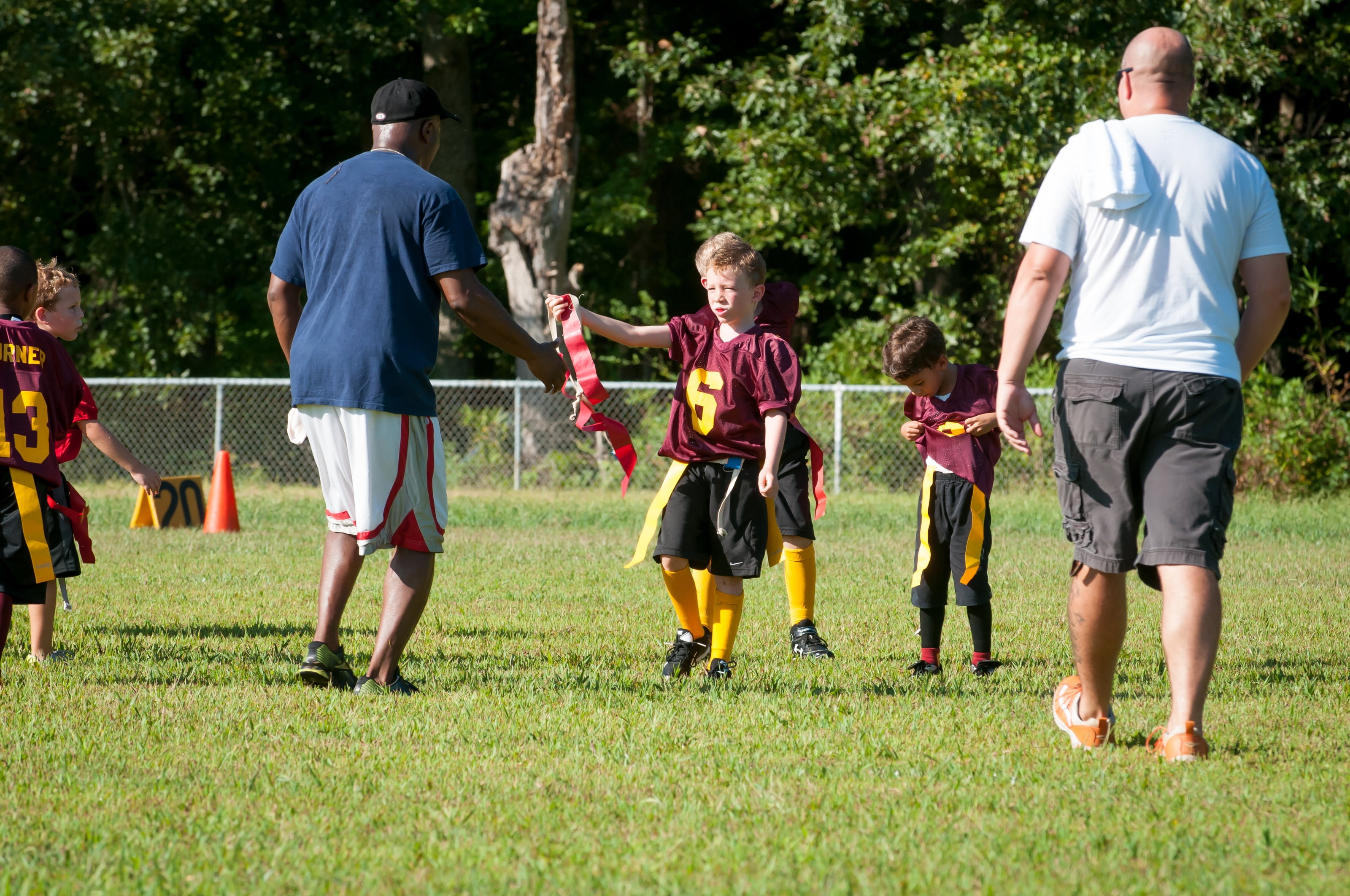 referee, males, full length, men, boys, player, grass, competition, 2K, child, sport, play, touchdown, team sport, football, day, childhood, activity, HD Wallpaper