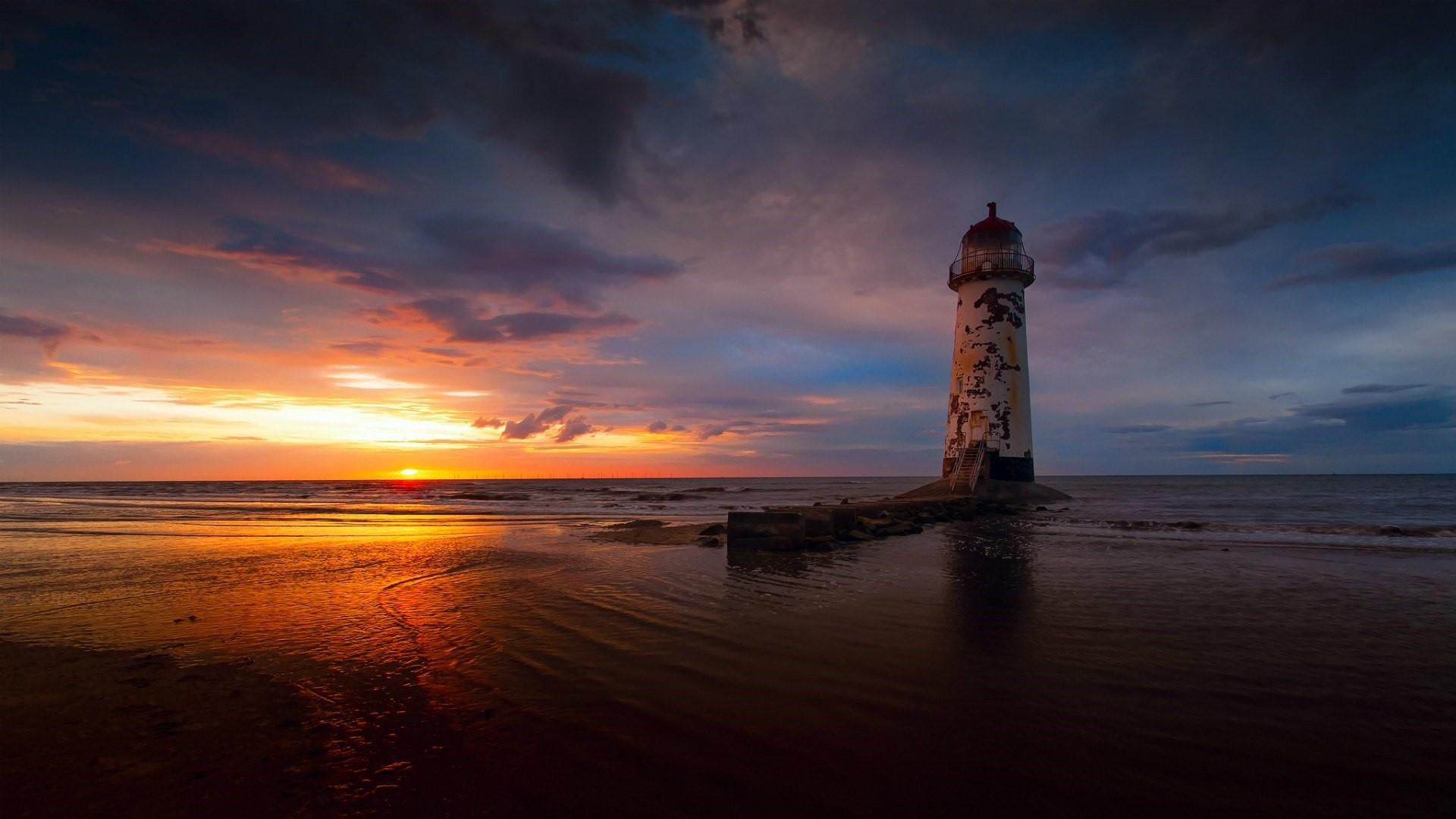 land, sea, tower, horizon, building exterior, horizon over water, built structure, sky, tranquil scene, point of ayr lighthouse, guidance, no people, cloud - sky, HD Wallpaper