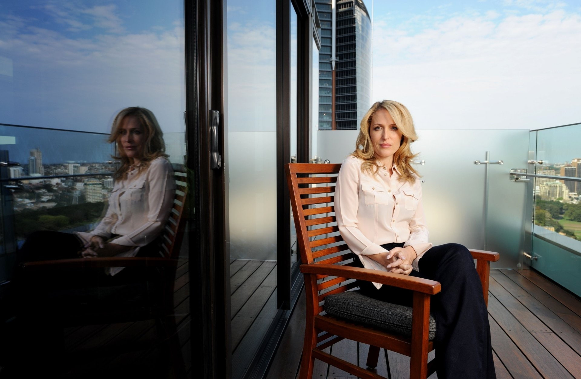 Gillian Anderson, Reflection, Blonde, 1080P, Actress, Actresses, American, HD Wallpaper
