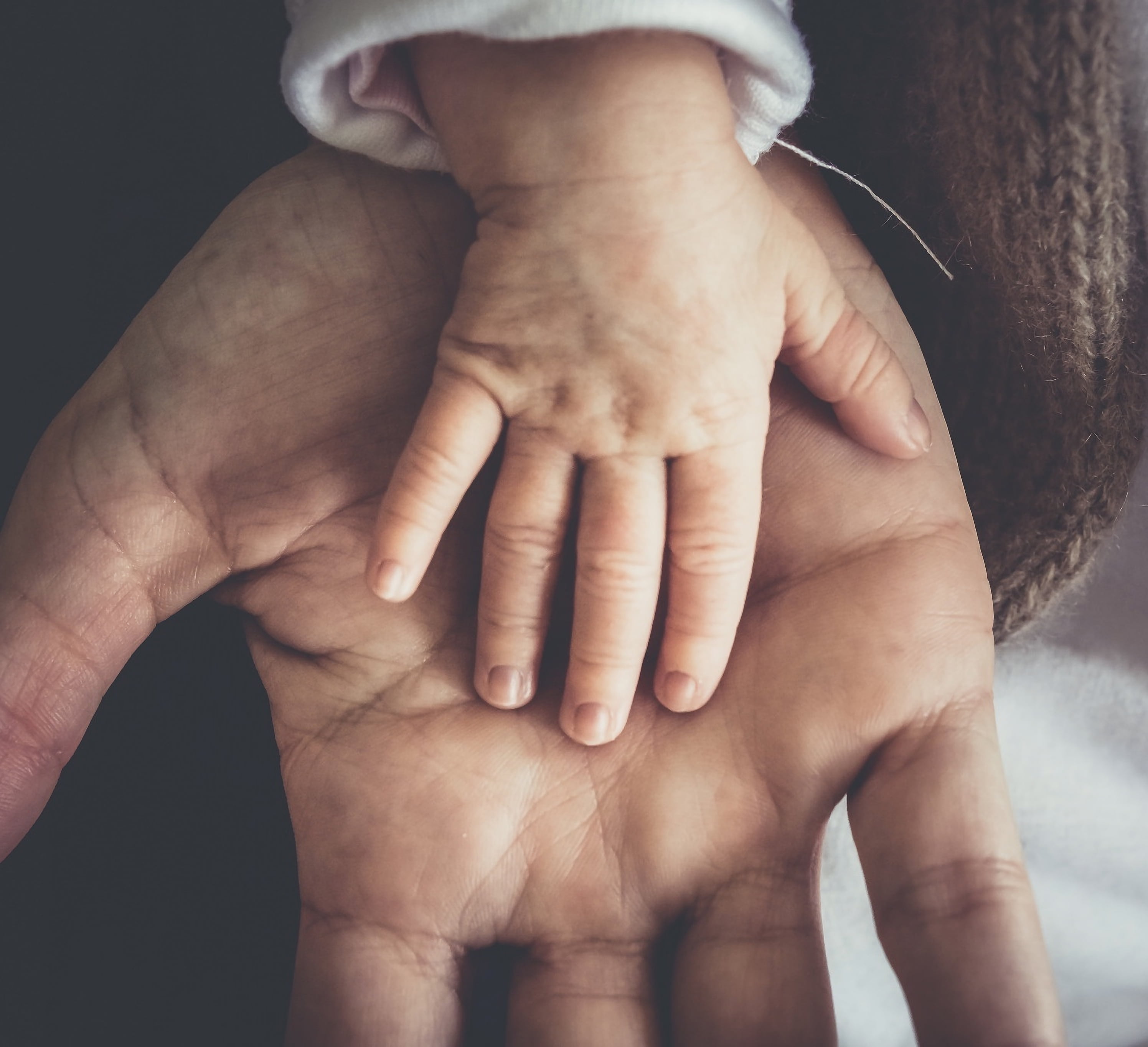son, family with one child, body part, women, child, close-up, finger, human hand, person, right, indoors, people, hand, human finger, adult, togetherness, HD Wallpaper