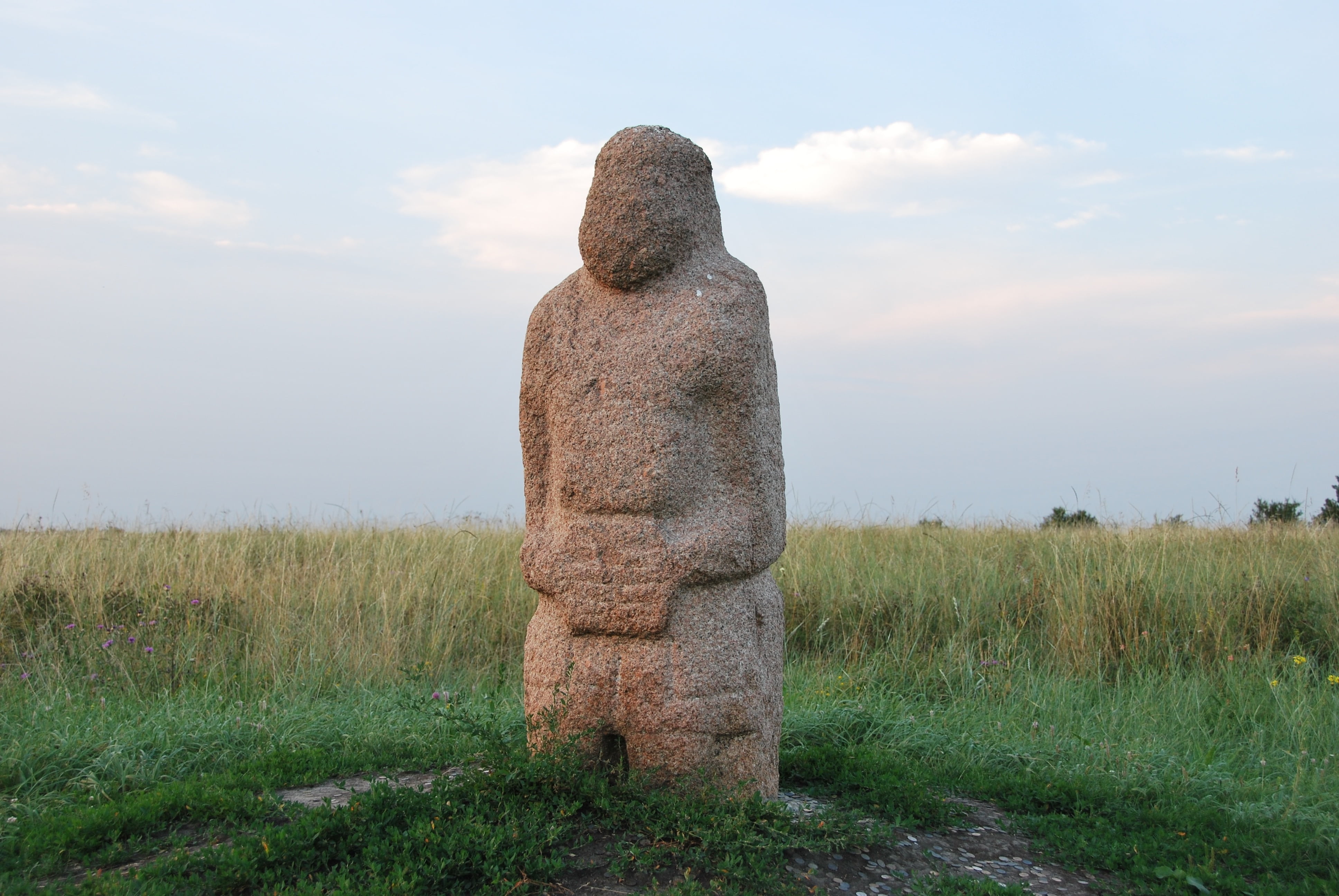 ancient artifact, kursk, showplace, ancient, grass, nature, statue, scenics - nature, field, no people, sky, history, cultures, standing, religion, stone woman, HD Wallpaper