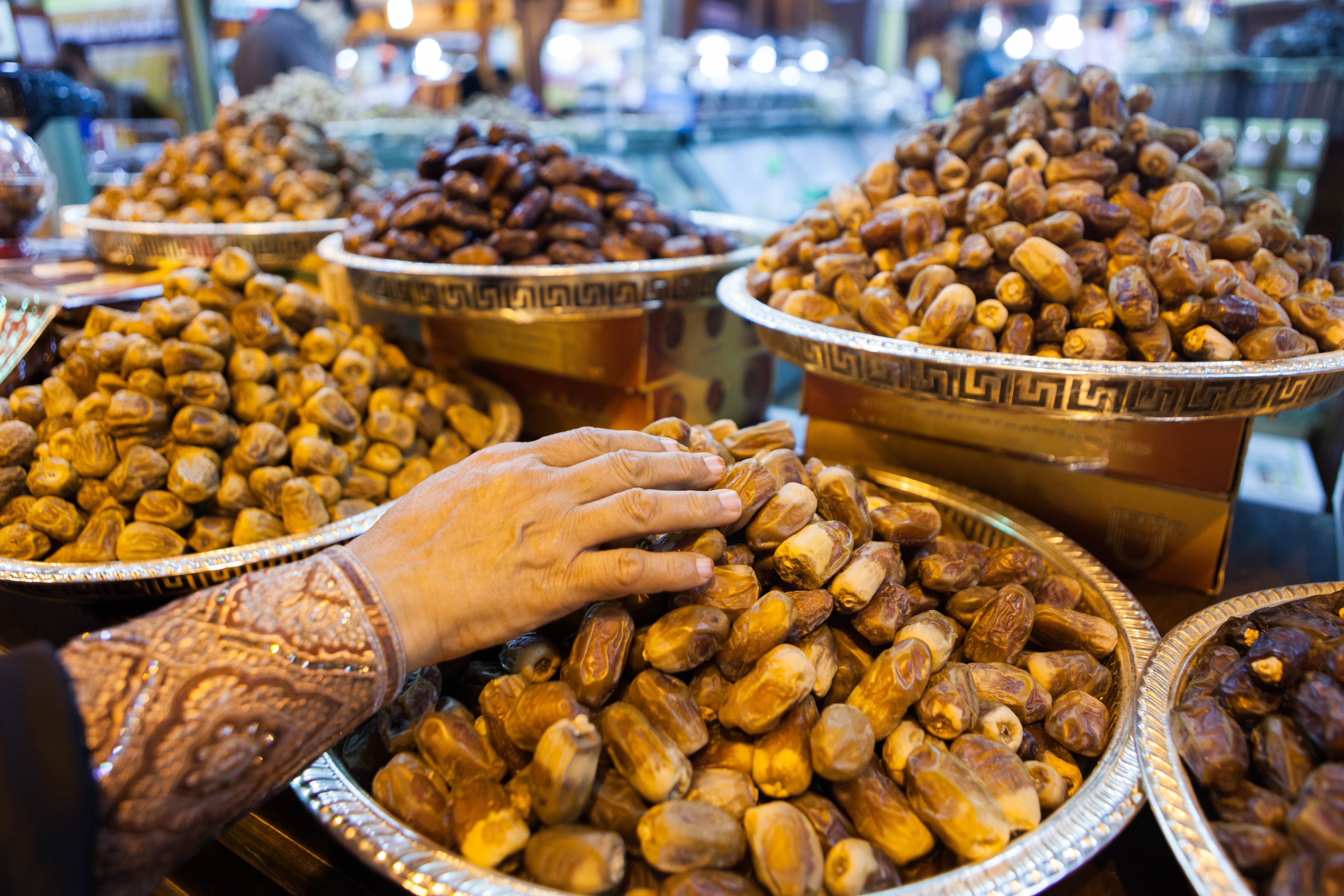 containers, day, food, emirates, one person, nut - Food, market, wellbeing, 5K, small business, dates, human body part, stainless, food and drink, focus on foreground, HD Wallpaper