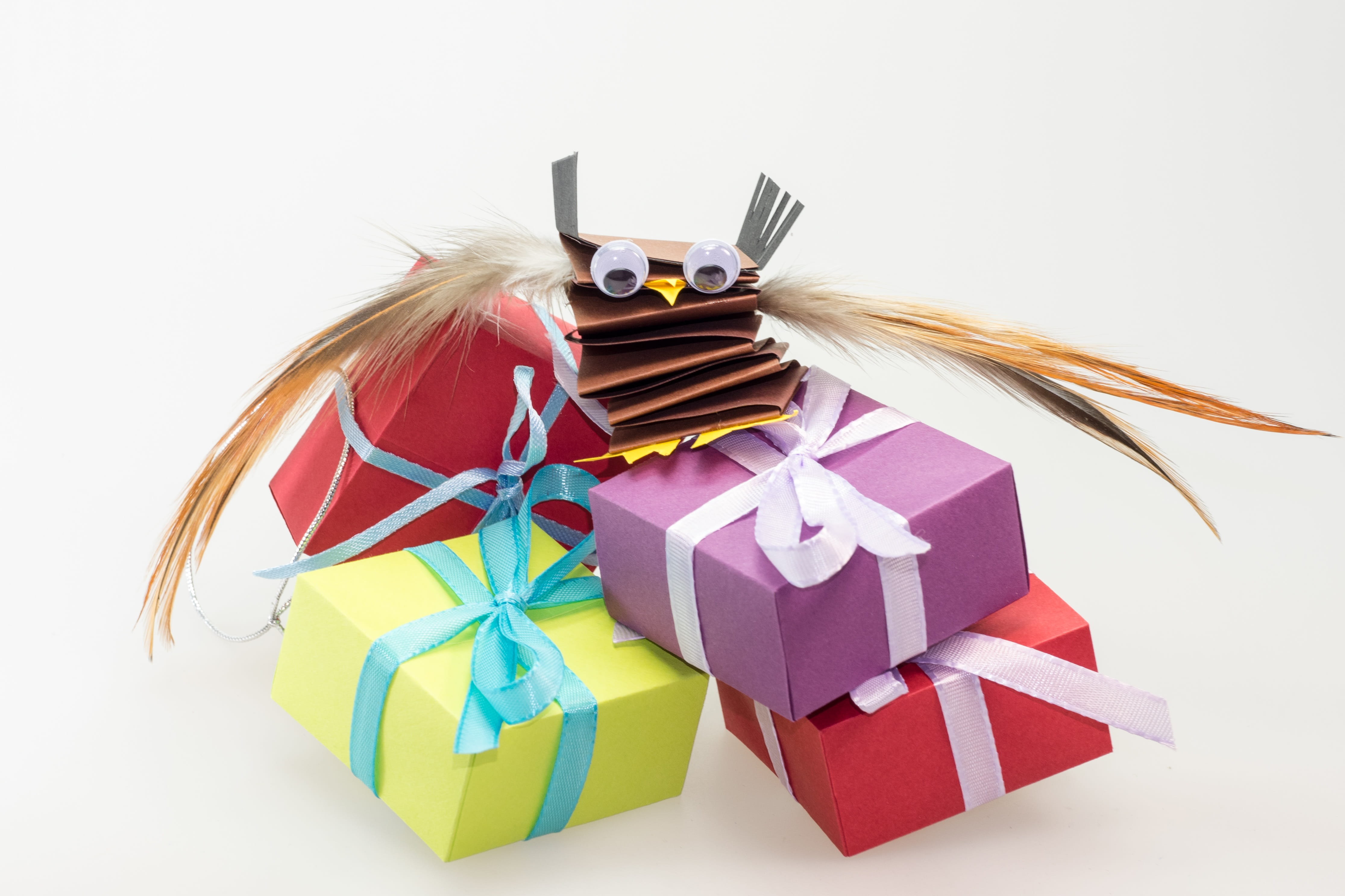 childrens birthday, animal, joy, color, holiday - event, 4K, box - Container, box, surprise, tied bow, multi colored, representation, made, celebration, HD Wallpaper