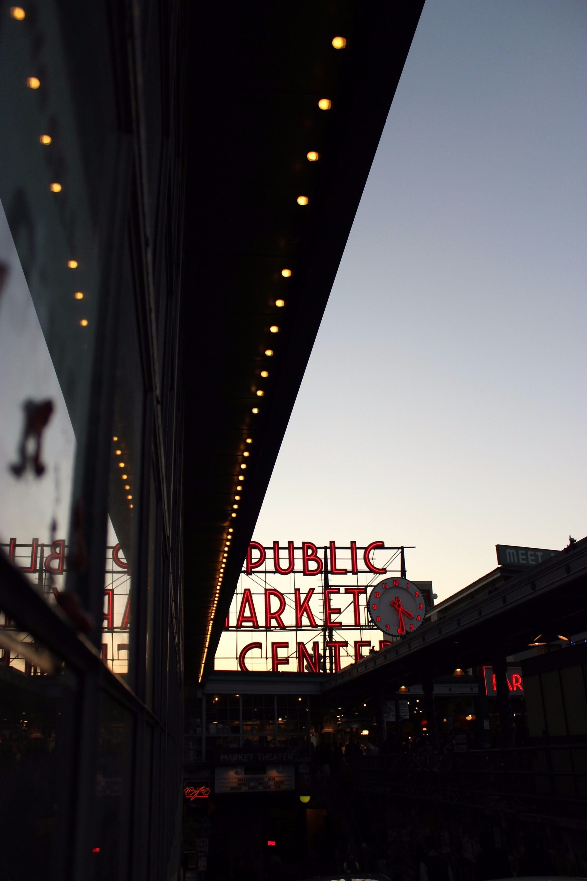 united states, signs, seattle, travel destinations, low angle view, public market, washington, built structure, pike place market, lights, western script, Phone HD Wallpaper