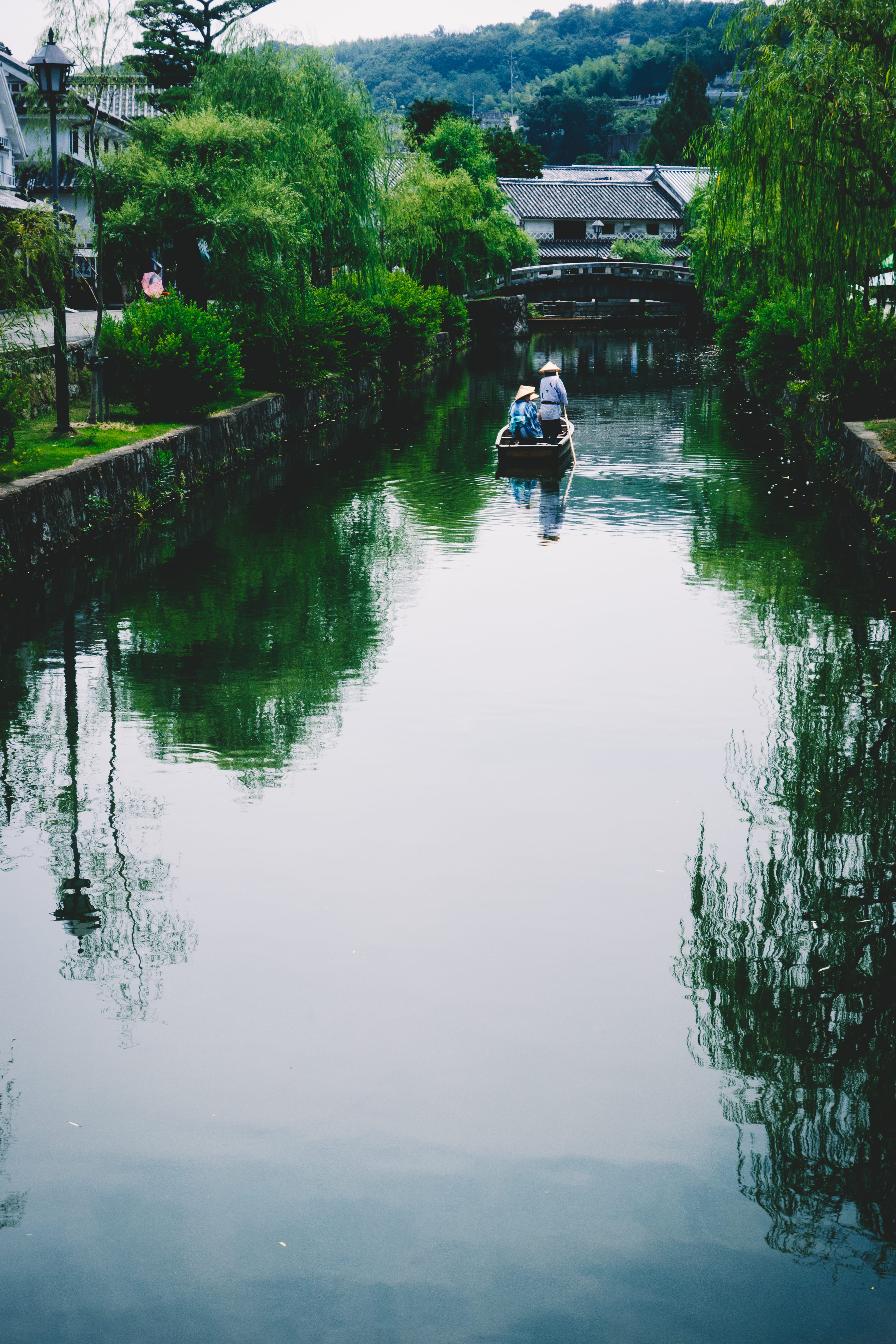 poling, historical, hat, persons, serene, verdant, japan, nature, outdoors, architecture, person, beauty in nature, waterway, reflection, nautical vessel, Phone HD Wallpaper