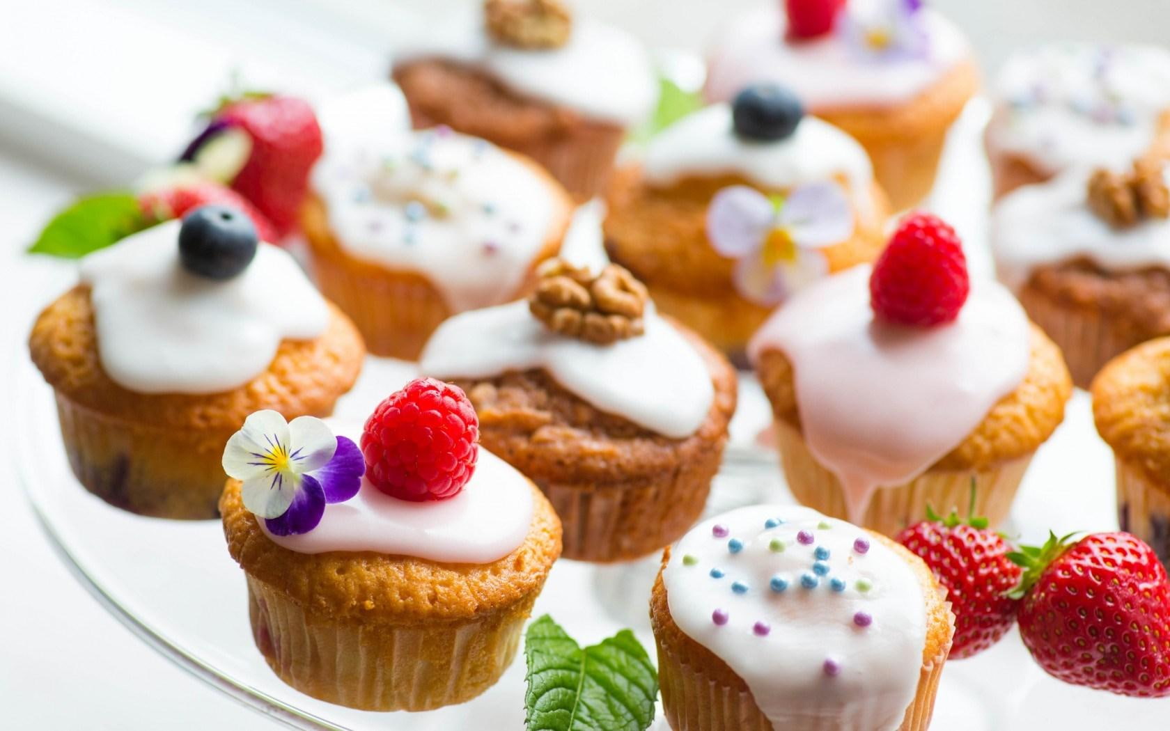 raspberries, dessert, blueberries, strawberries, 720P, cakes, HD Wallpaper