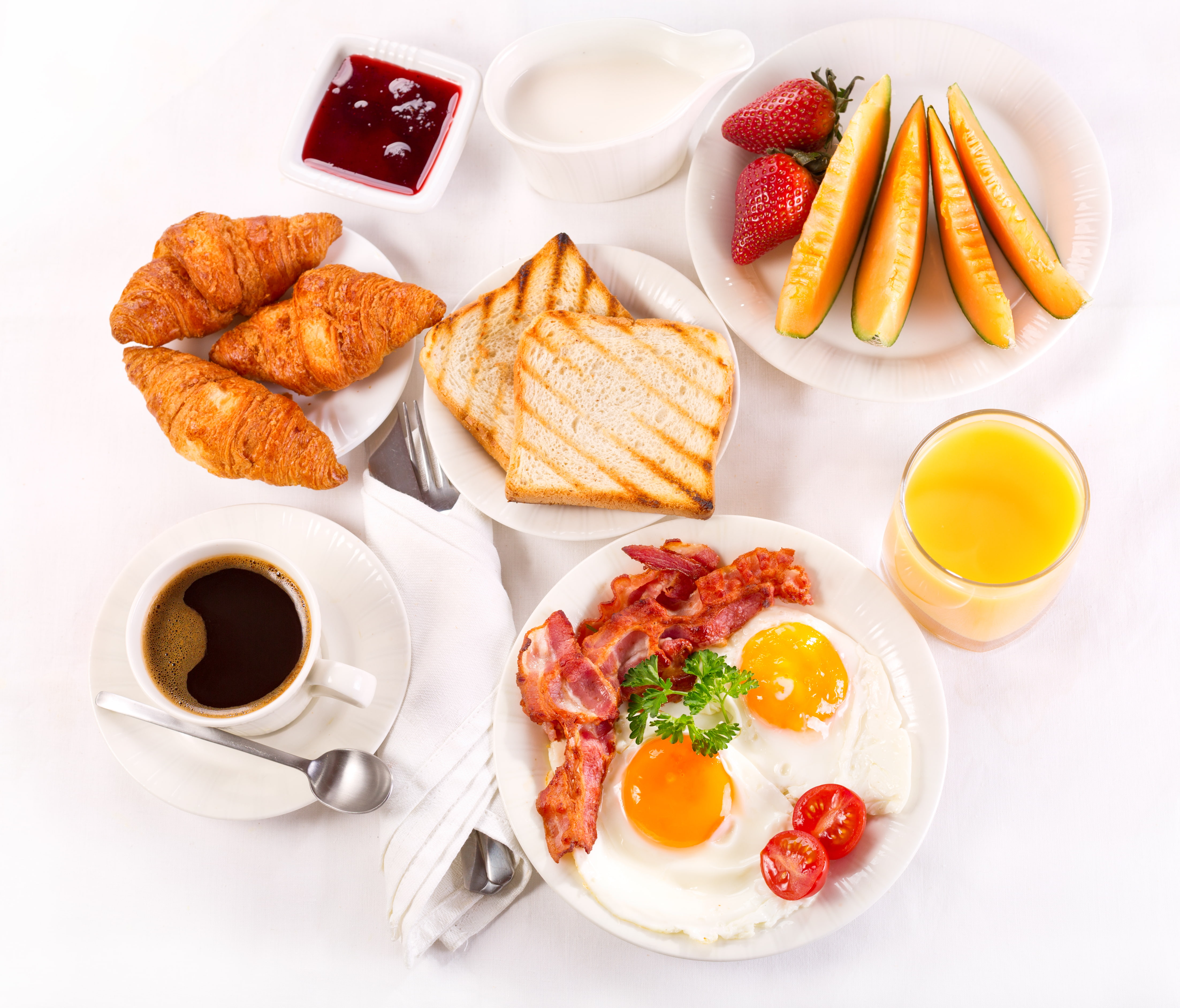 Coffee, 4K, Cup, Bacon, Egg, Juice, Toast, Strawberry, Croissant, Food, Breakfast, HD Wallpaper