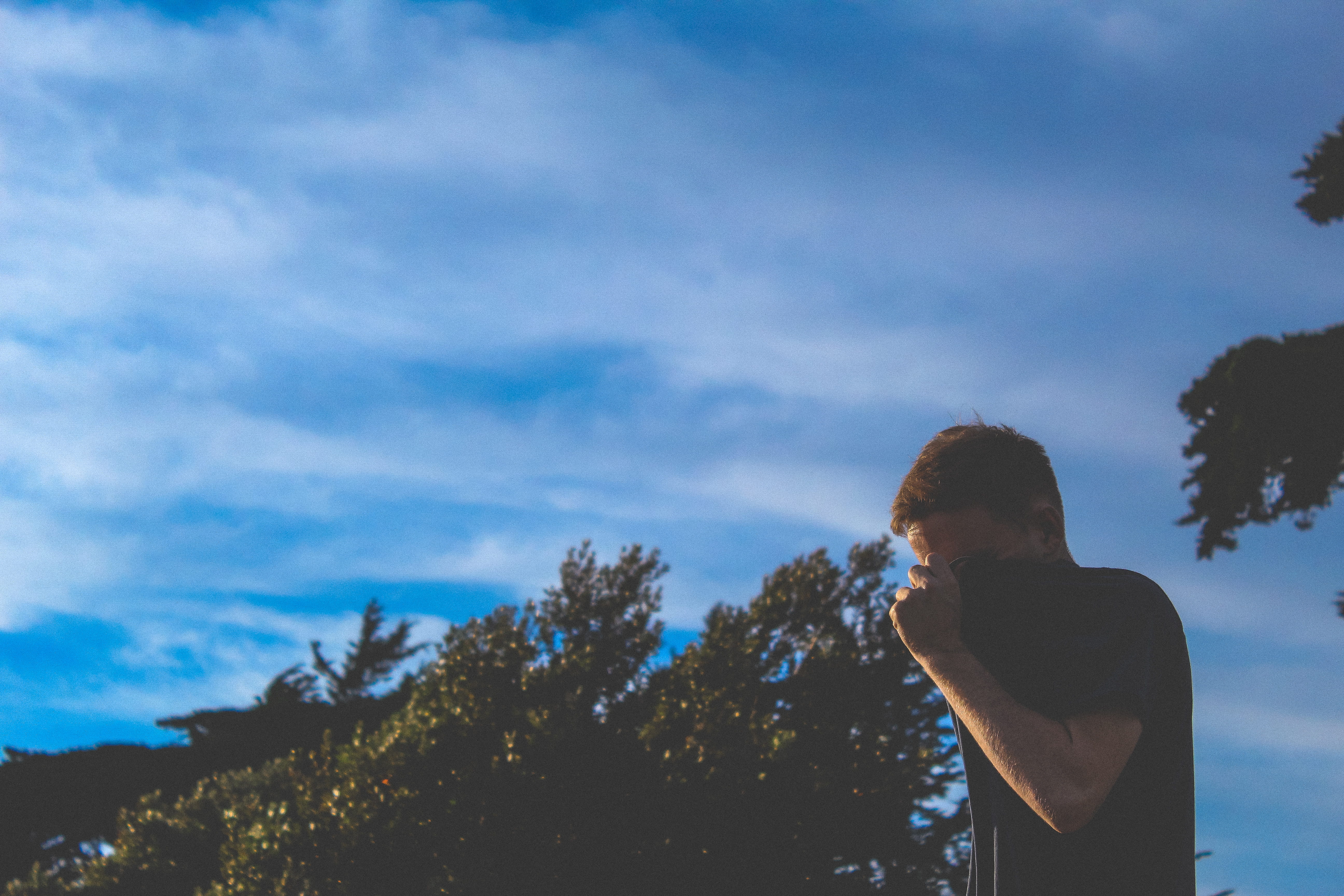 san fran, low angle view, holding, bay area, looking, sf, sky, man, cloud - sky, outdoors, tree, guy, adult, blue, plant, headshot, hipster, contemplation, HD Wallpaper