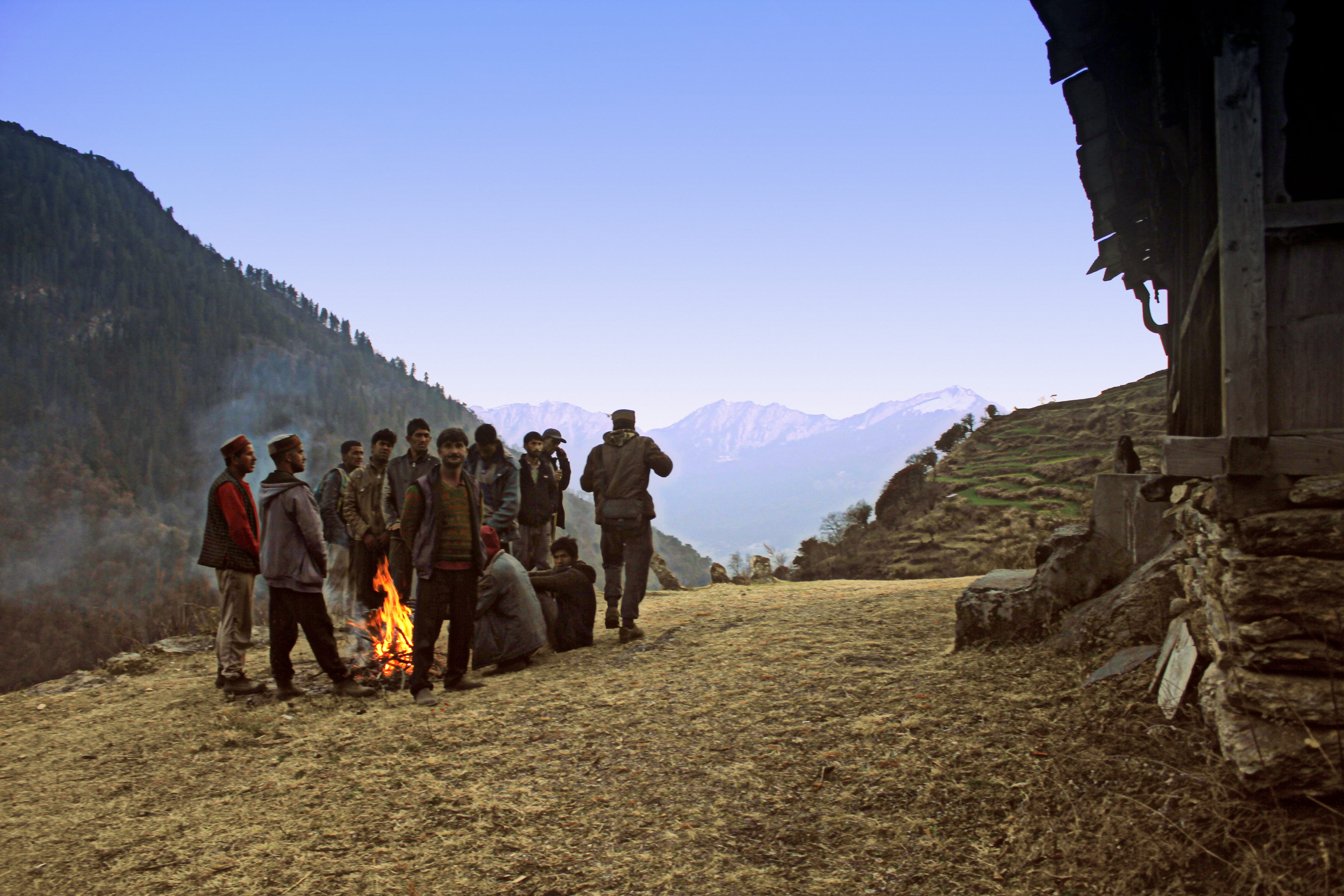traditional, beauty in nature, tourism, lifestyles, sky, people, large group of people, crowd, himalaya, outdoor, trekking, environment, hiking, asia, leisure activity, HD Wallpaper