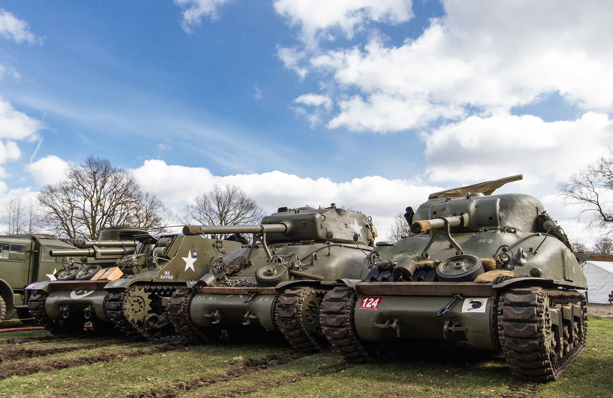 outdoors, tank, land vehicle, times, transportation, mode of transportation, plant, sky, cloud - sky, field, sunlight, 1080P, stationary, the past, world, HD Wallpaper