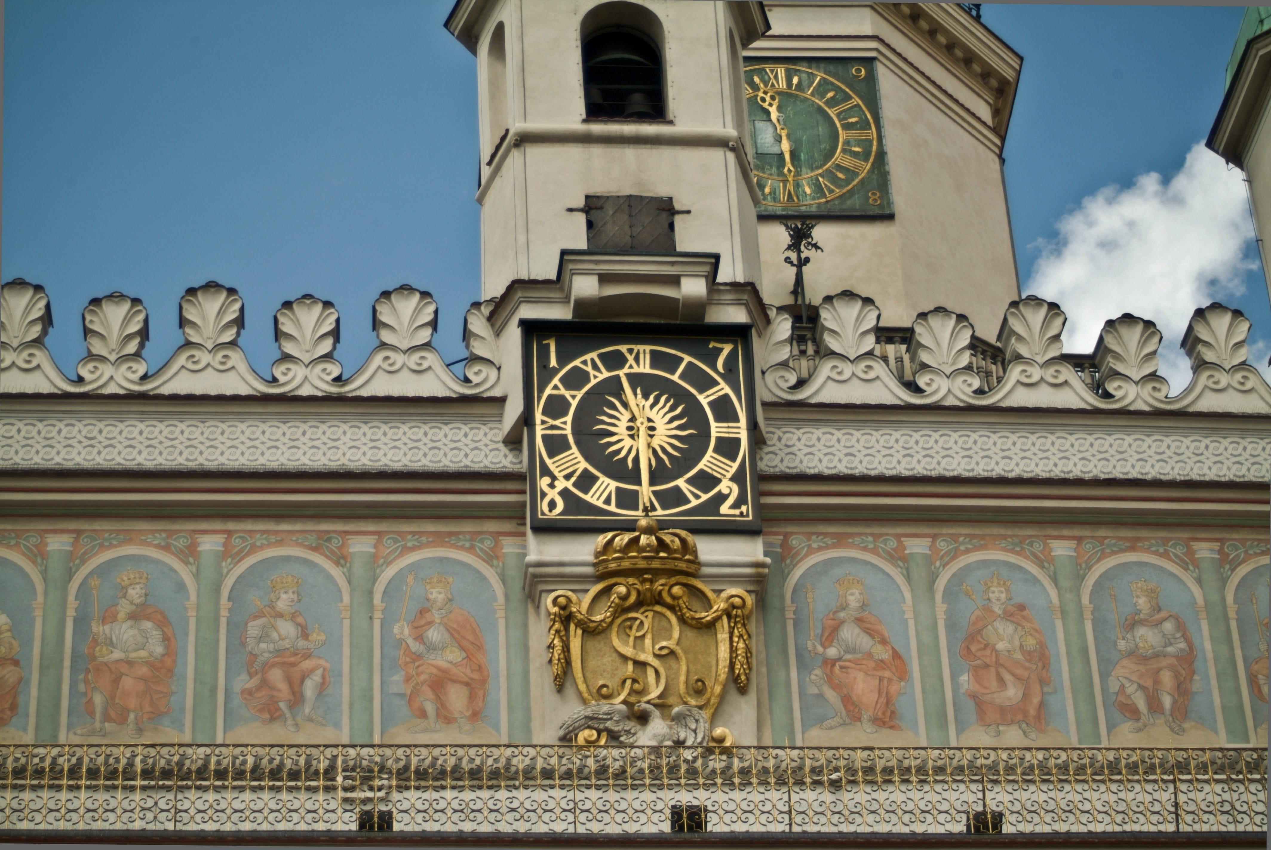 representation, old market, male likeness, human representation, clock face, sky, bas relief, time, building exterior, sculpture, ornate, no people, clock tower, HD Wallpaper