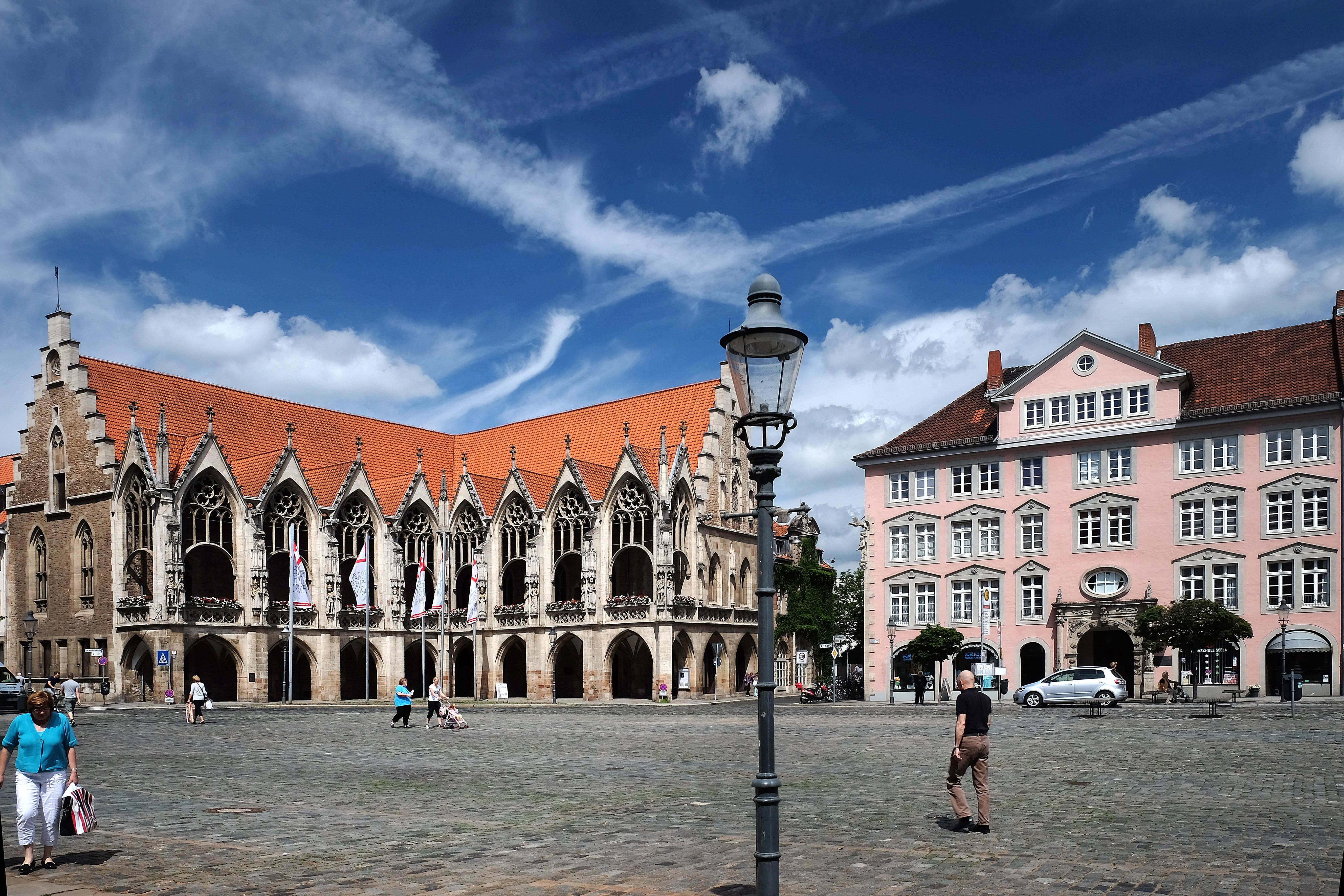 braunschweig, architecture, nature, group of people, day, architectural column, cloud - sky, built structure, arch, the past, street, travel, old town market, HD Wallpaper