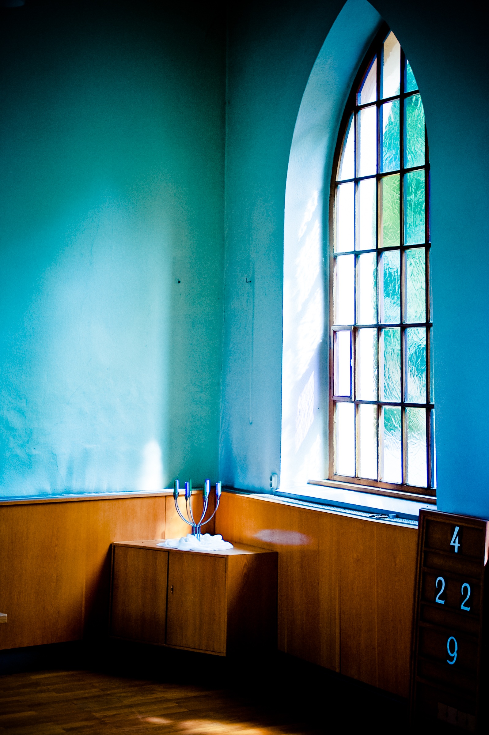 beside, cabinet, transparent, window, absence, wall - building feature, sunlight, prayer room, church, pray, white, furniture, 1080P, glass - material, Phone HD Wallpaper