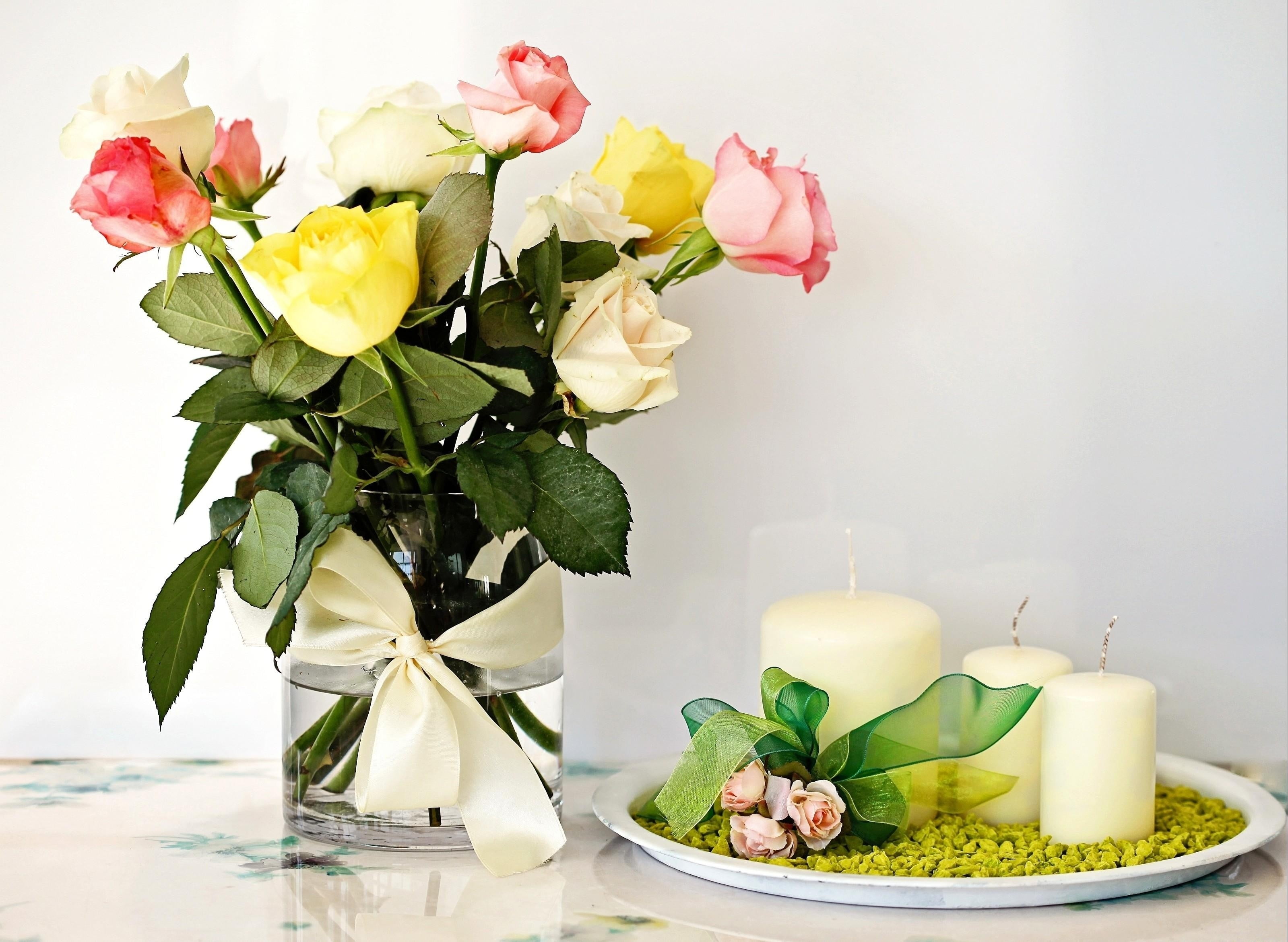 romance, elegance, decoration, flowering plant, roses, beauty, rose - Flower, plant, fragility, indoors, flower head, petal, vase, close-up, bouquet, wood - Material, HD Wallpaper