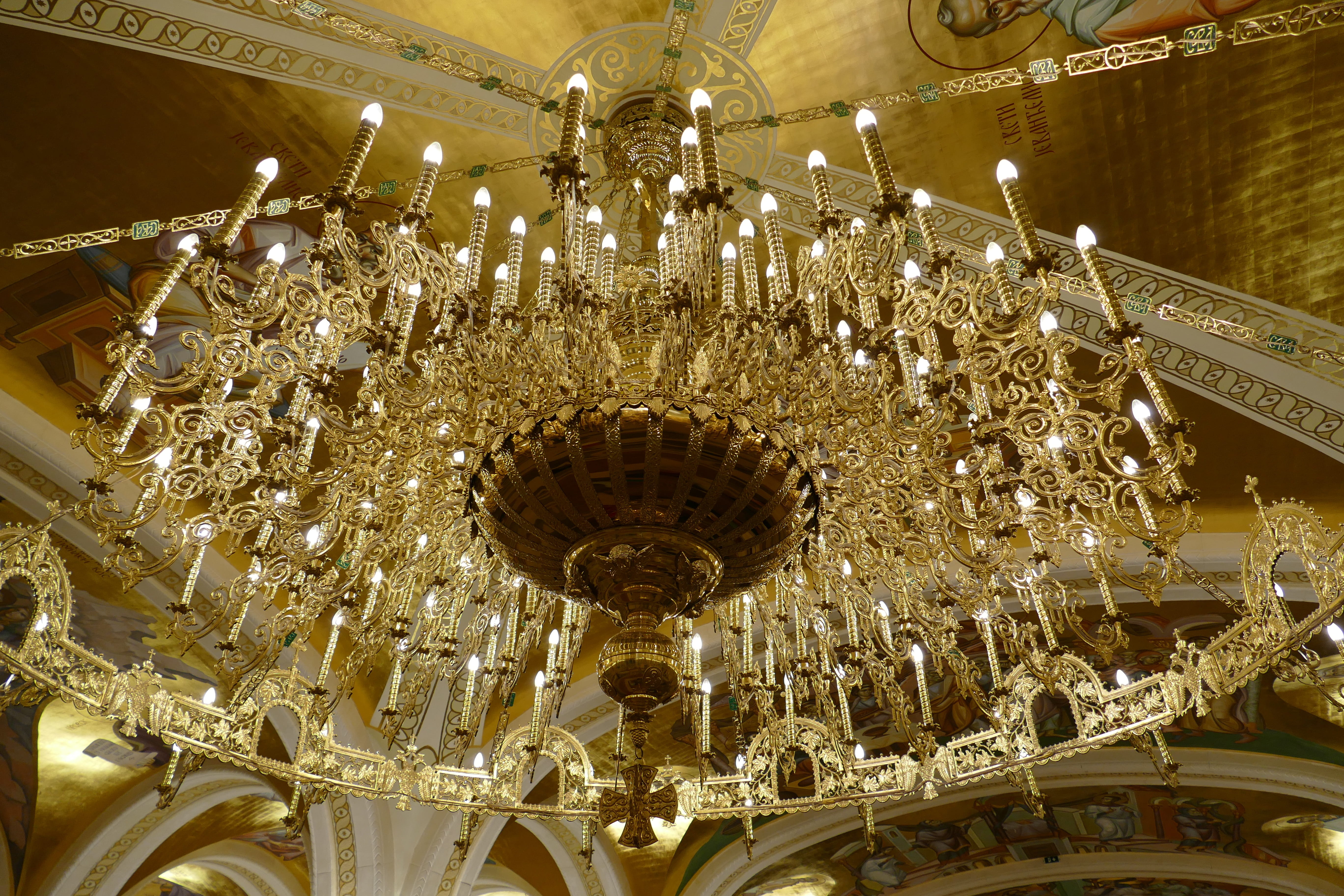 candlestick, decoration, house of worship, lamp, ceiling, religion, 5K, built structure, chandelier, elegance, cupola, balkan, wealth, serbia, capital, HD Wallpaper