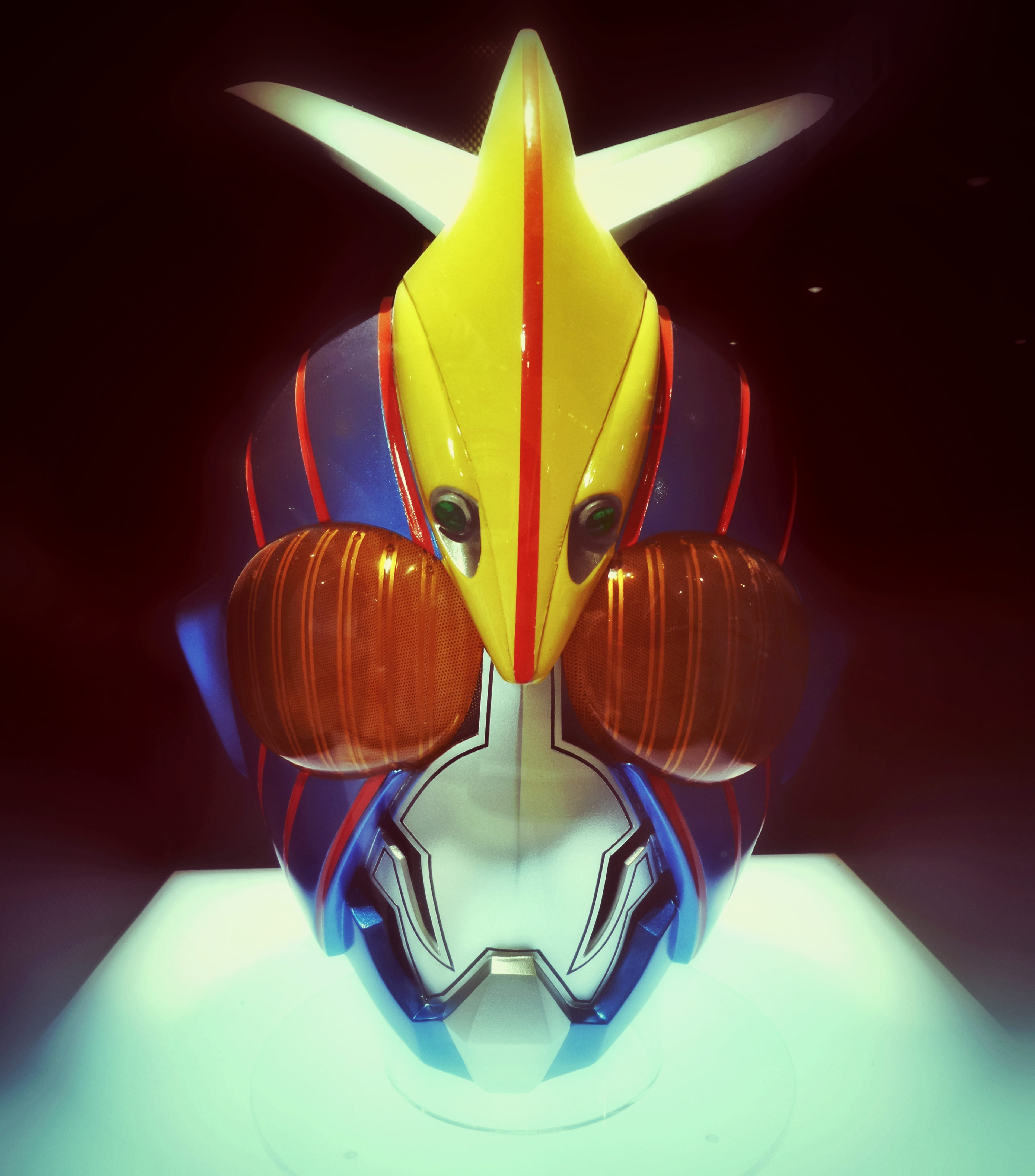 4K, mask, pop, face, focus on foreground, still life, android, representation, day, disguise, robot, insect, japan, scifi, anime, indoors, close-up, manga, Phone HD Wallpaper