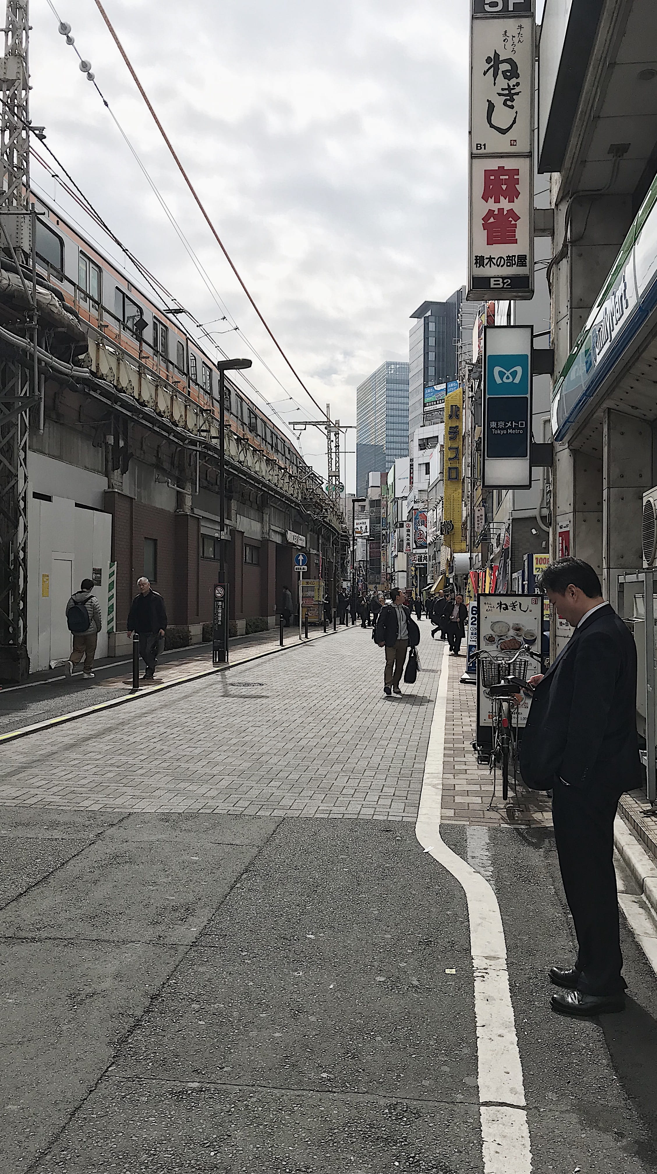 men, group of people, japan, clothing, direction, city, walking, outdoors, coat, pedestrian, chiyoda-ku, people, transportation, path, apparel, architecture, Phone HD Wallpaper