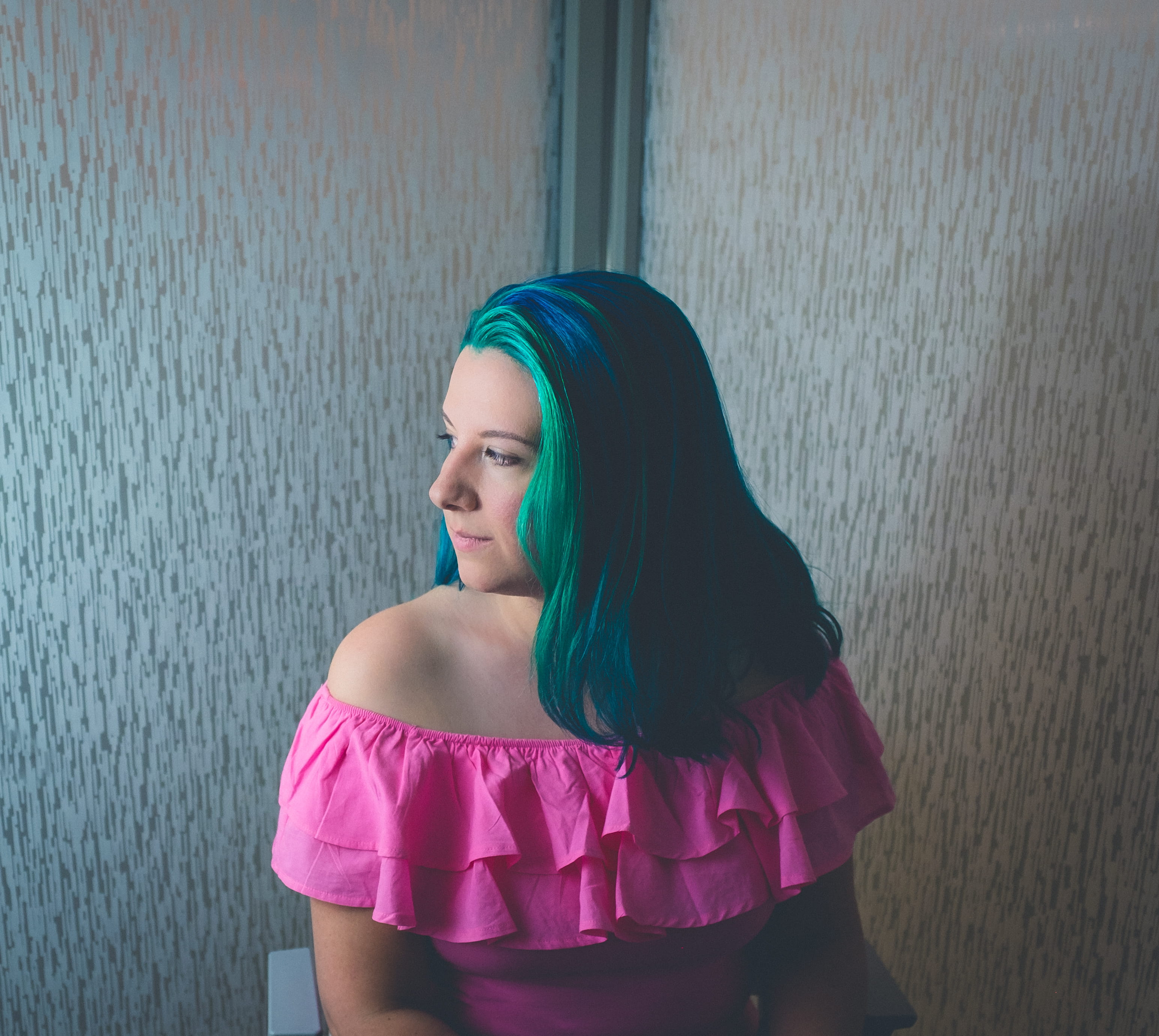beauty, three quarter length, casual clothing, 2K, fashion, lifestyles, wall - building feature, pink, women, neonbrand digital marketing, blue, light, HD Wallpaper