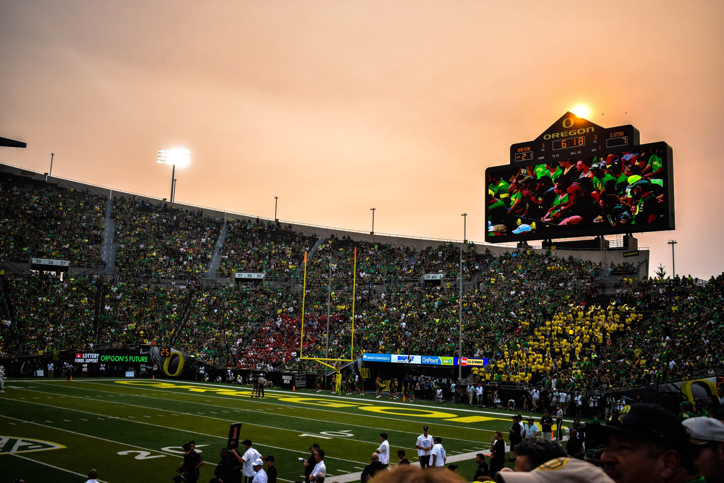 1080P, college, large group of people, sport, group, featured, duck, crowd, watching, ranks, spectator, night, adult, lifestyles, real people, men, match - sport, HD Wallpaper