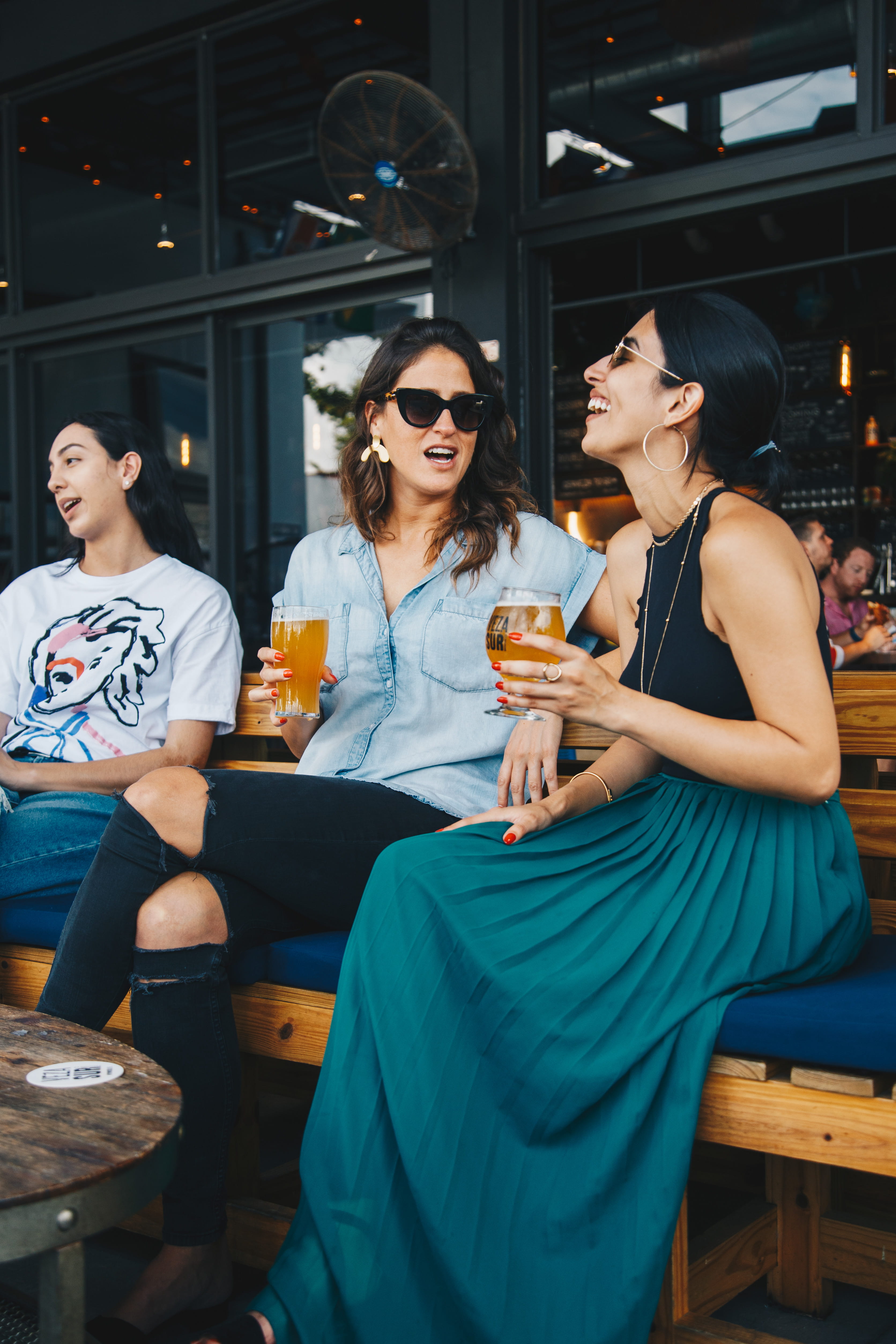 refreshment, adults, food and drink, lifestyles, bar, friends, young women, drink, three quarter length, smiling, group, young adult, adult, pub, glass, Phone HD Wallpaper